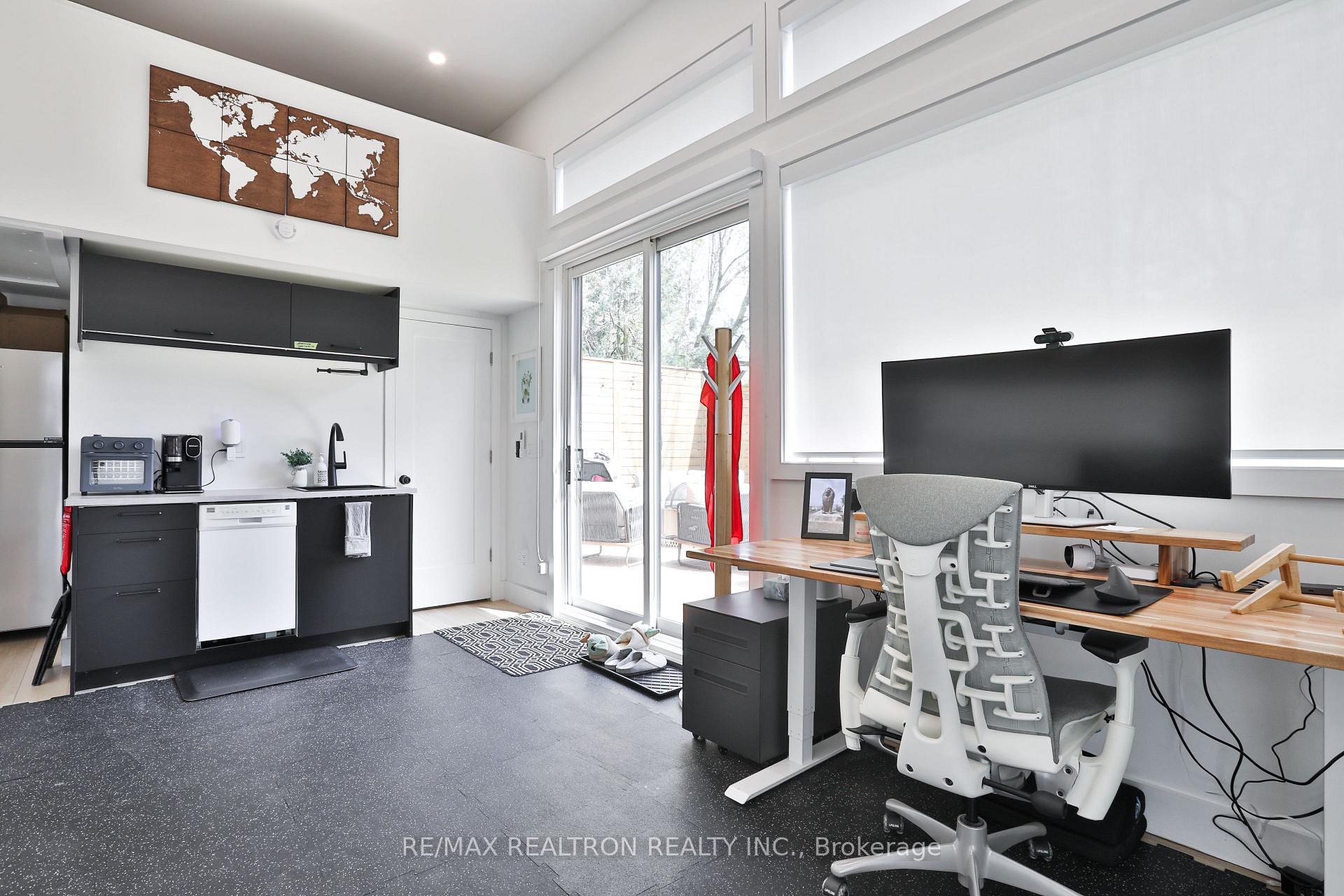 Photo 37 of 46 Gloucester Grove, Toronto, Humewood-Cedarvale — HOMEH