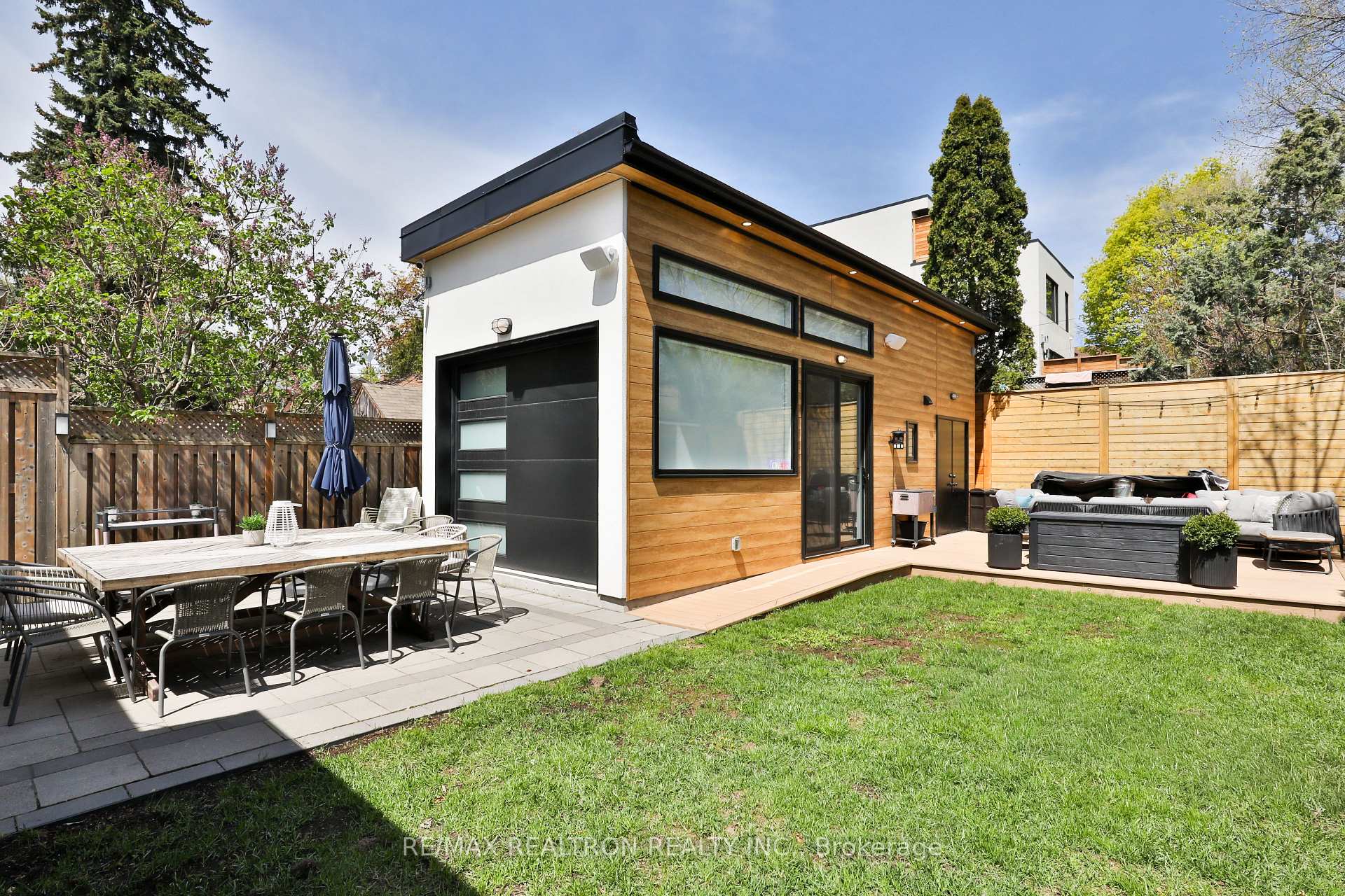 Photo 41 of 46 Gloucester Grove, Toronto, Humewood-Cedarvale — HOMEH
