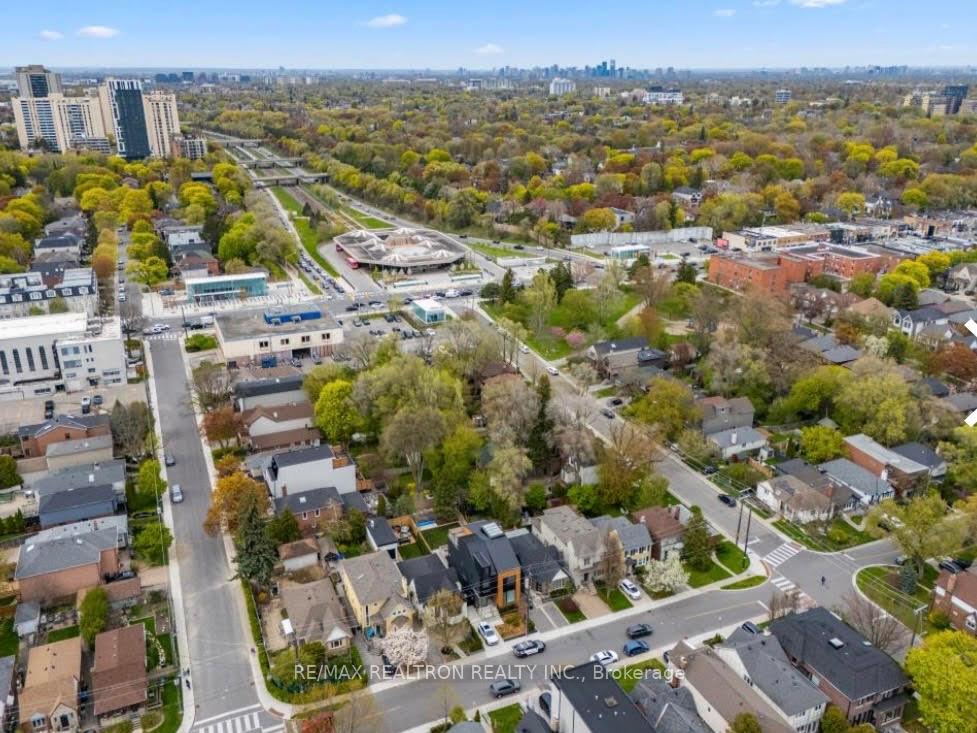 Photo 47 of 46 Gloucester Grove, Toronto, Humewood-Cedarvale — HOMEH