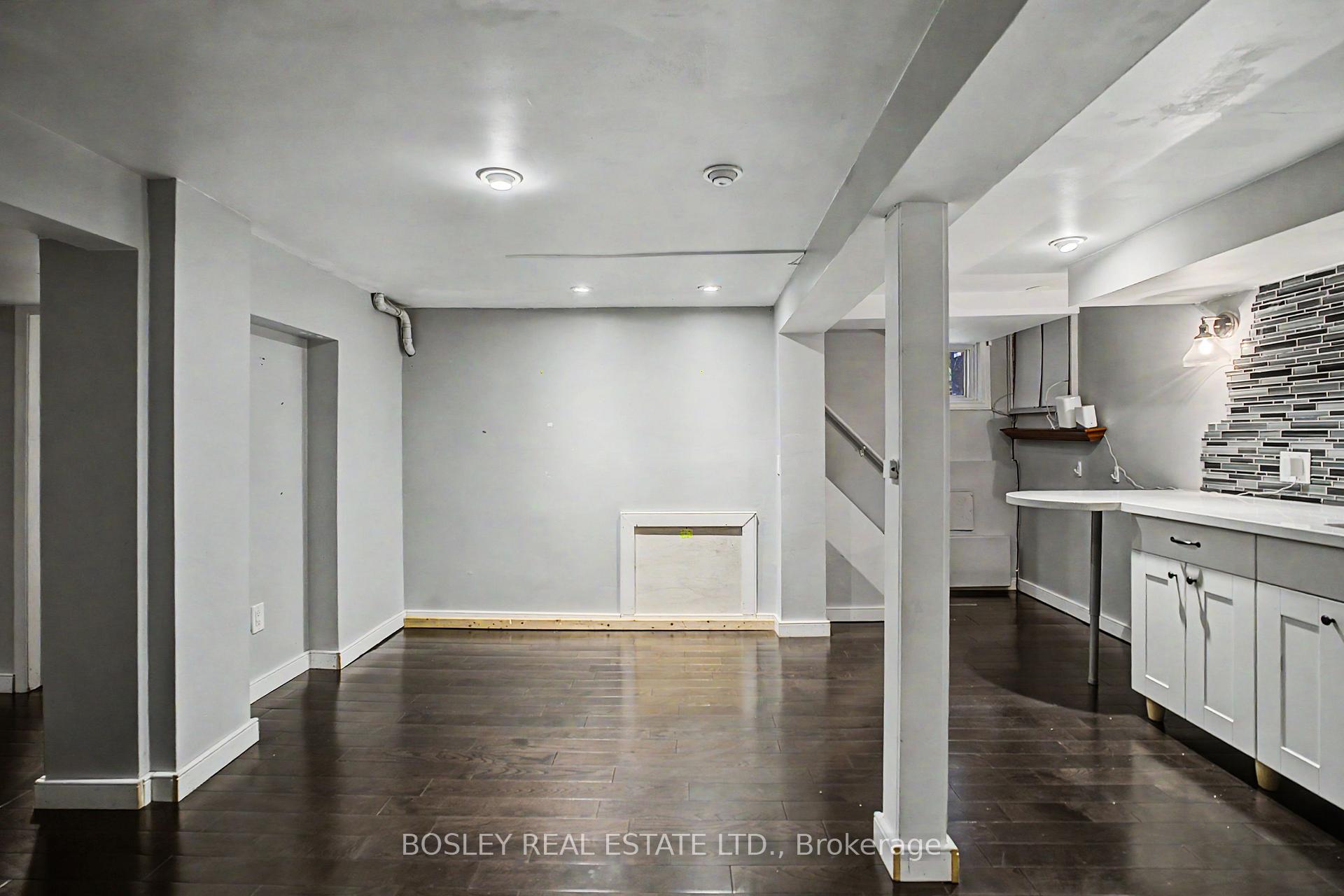 Photo 8 of Unit Lower, 254 Broadway Avenue, Toronto, Mount Pleasant East — HOMEH