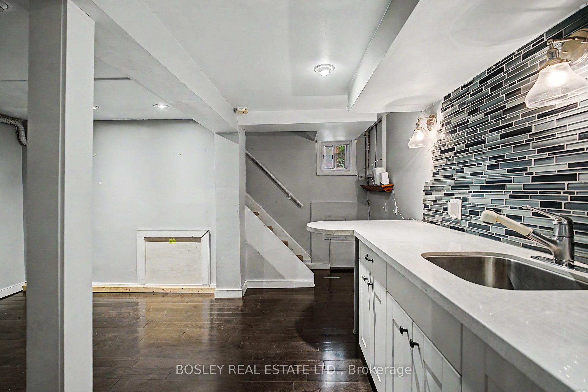 Photo 9 of Unit Lower, 254 Broadway Avenue, Toronto, Mount Pleasant East — HOMEH