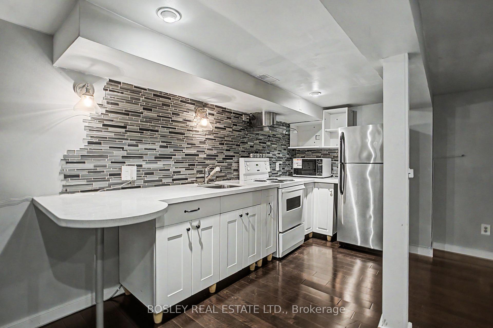 Photo 10 of Unit Lower, 254 Broadway Avenue, Toronto, Mount Pleasant East — HOMEH