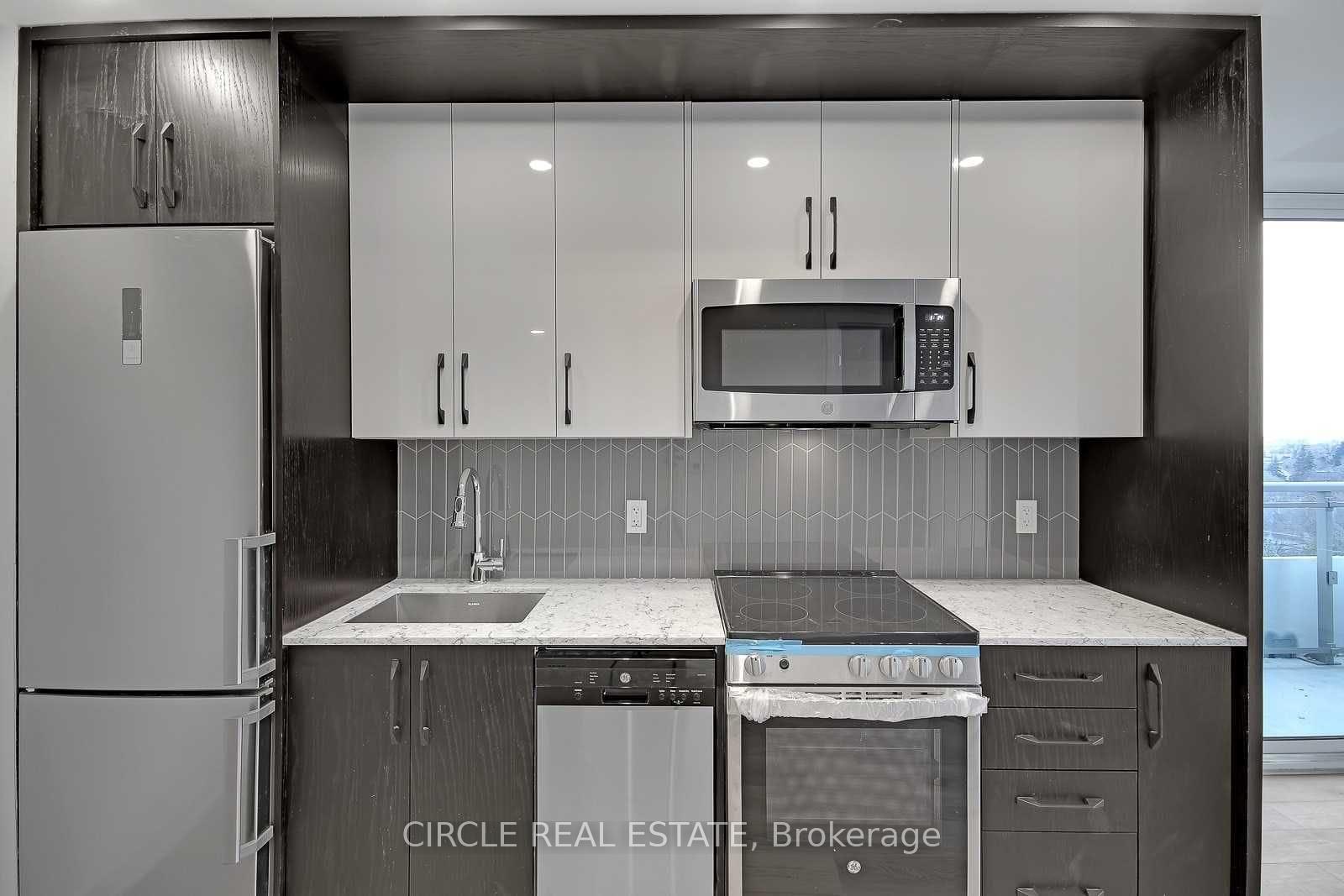 Photo 4 of Unit 701, 1 Cardiff Road, Toronto, Mount Pleasant East — HOMEH