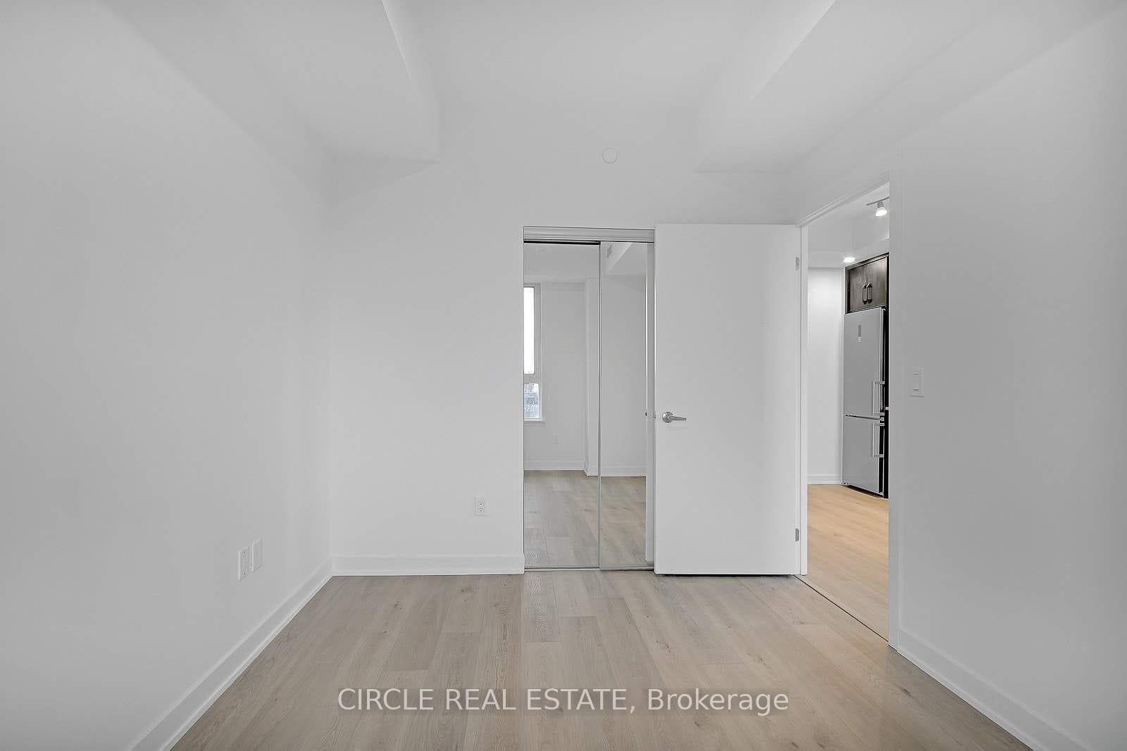 Photo 7 of Unit 701, 1 Cardiff Road, Toronto, Mount Pleasant East — HOMEH