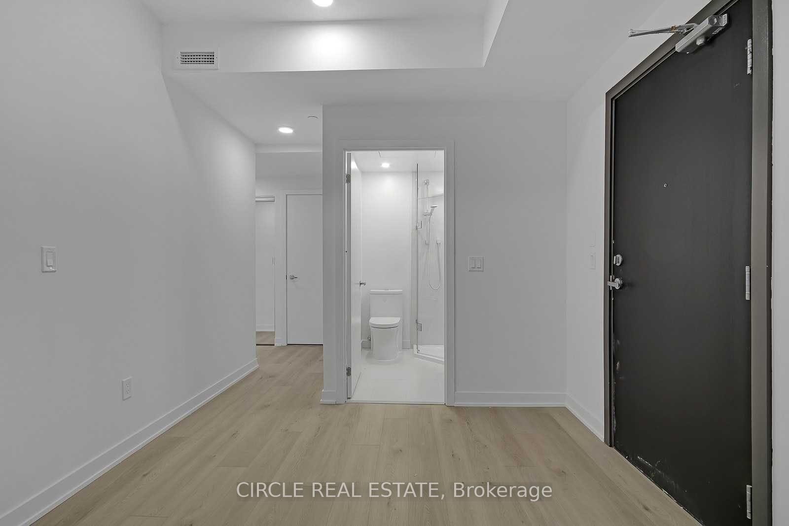 Photo 8 of Unit 701, 1 Cardiff Road, Toronto, Mount Pleasant East — HOMEH