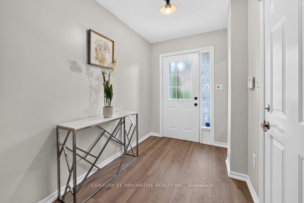 Photo 6 of Unit 13, 3071 Treadwells Drive, Mississauga, Applewood — HOMEH