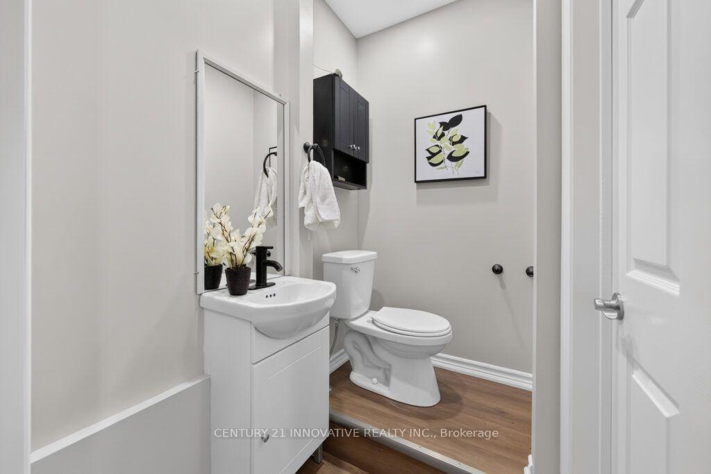 Photo 12 of Unit 13, 3071 Treadwells Drive, Mississauga, Applewood — HOMEH