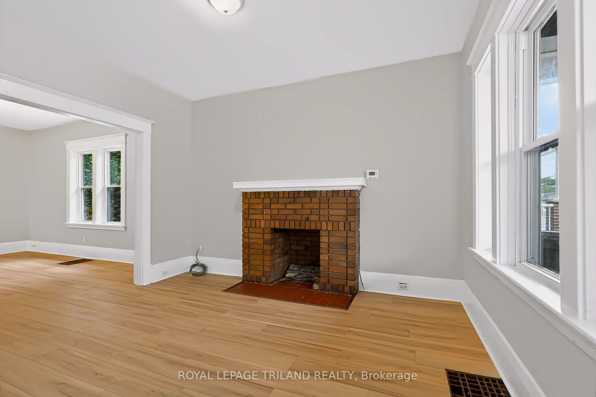Photo 11 of 136 Adelaide Street N, London, East L — HOMEH