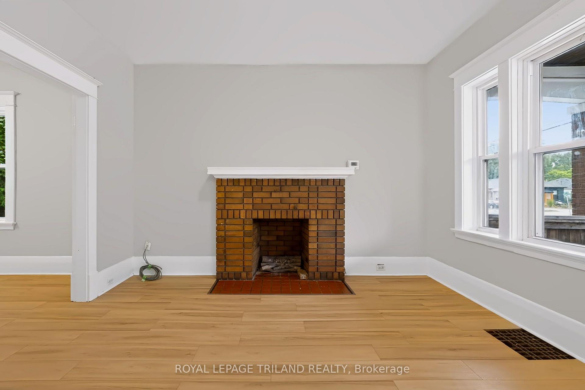 Photo 13 of 136 Adelaide Street N, London, East L — HOMEH