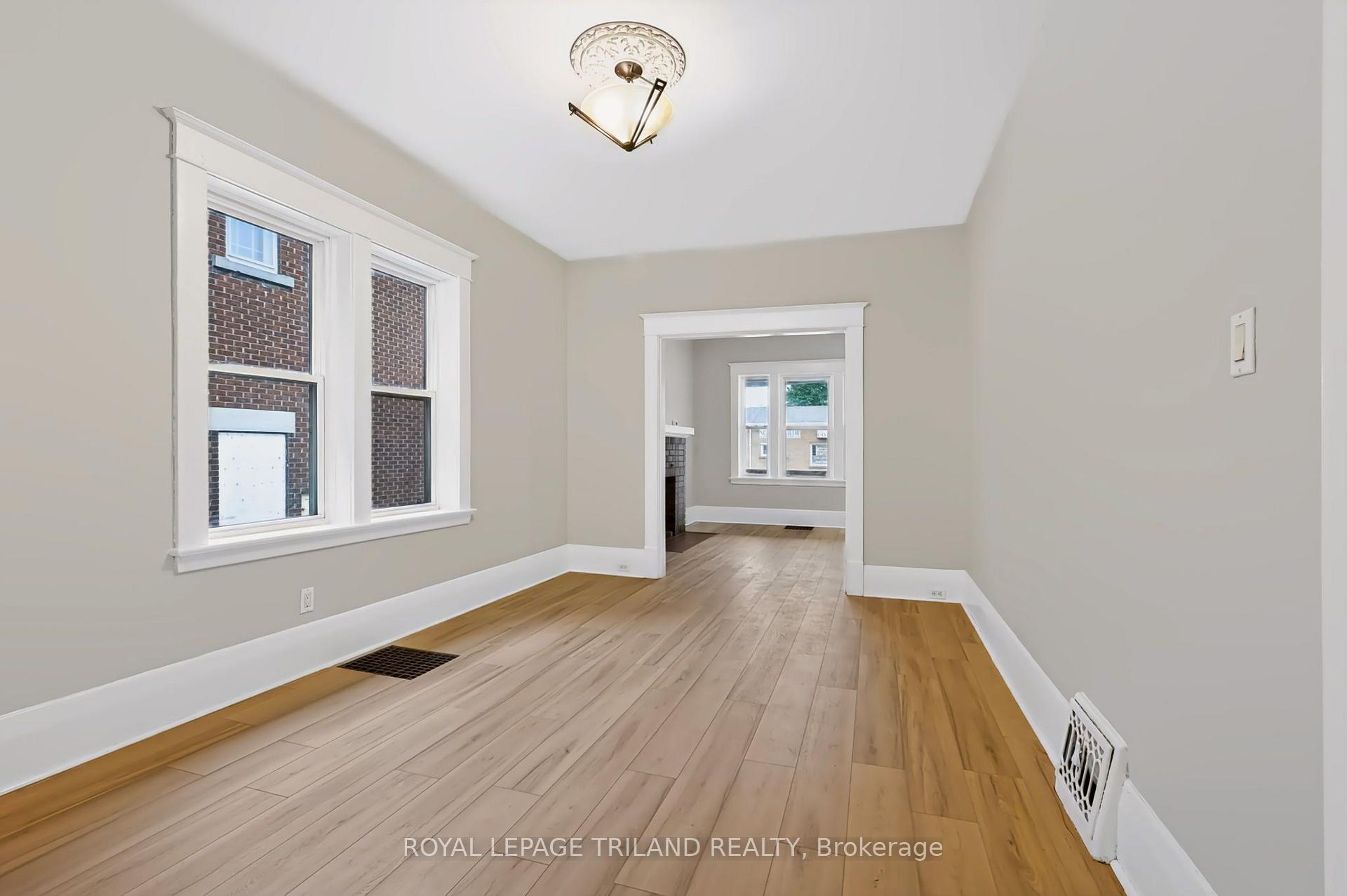 Photo 17 of 136 Adelaide Street N, London, East L — HOMEH