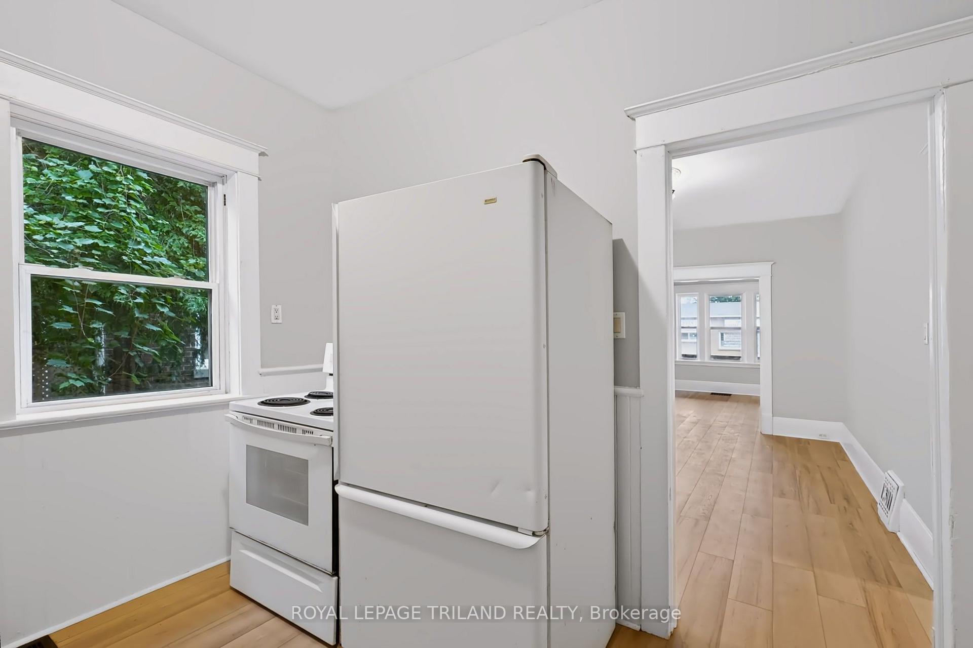 Photo 21 of 136 Adelaide Street N, London, East L — HOMEH