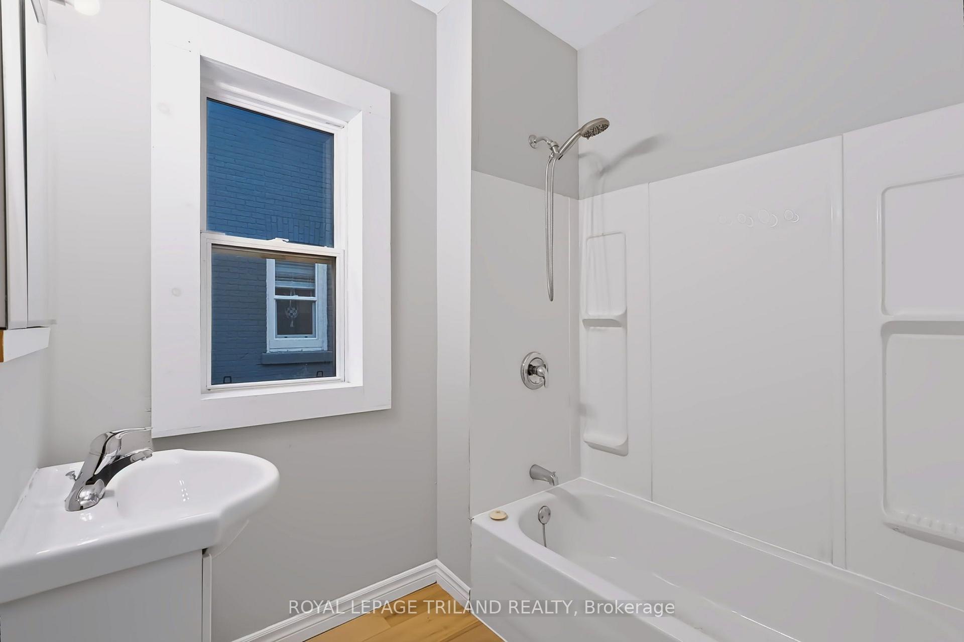 Photo 24 of 136 Adelaide Street N, London, East L — HOMEH