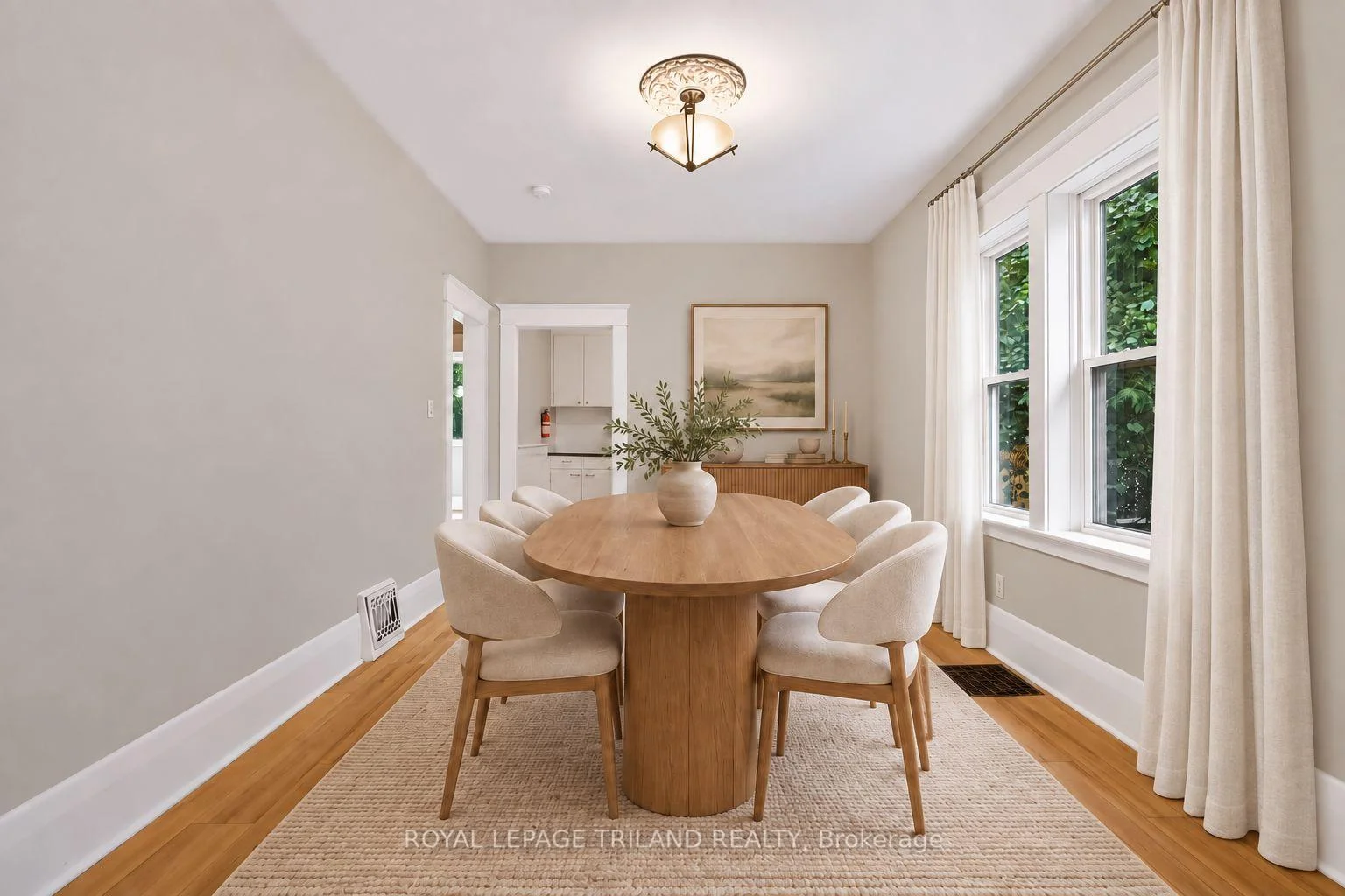 Photo 15 of 136 Adelaide Street N, London, East L — HOMEH