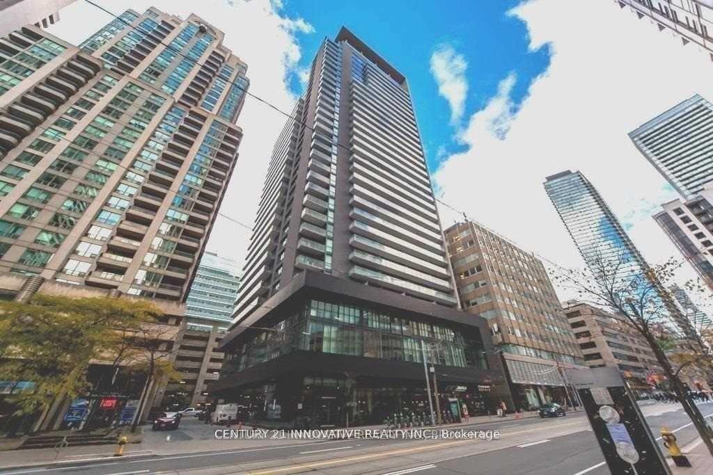 Front of Unit 1610, 770 Bay Street