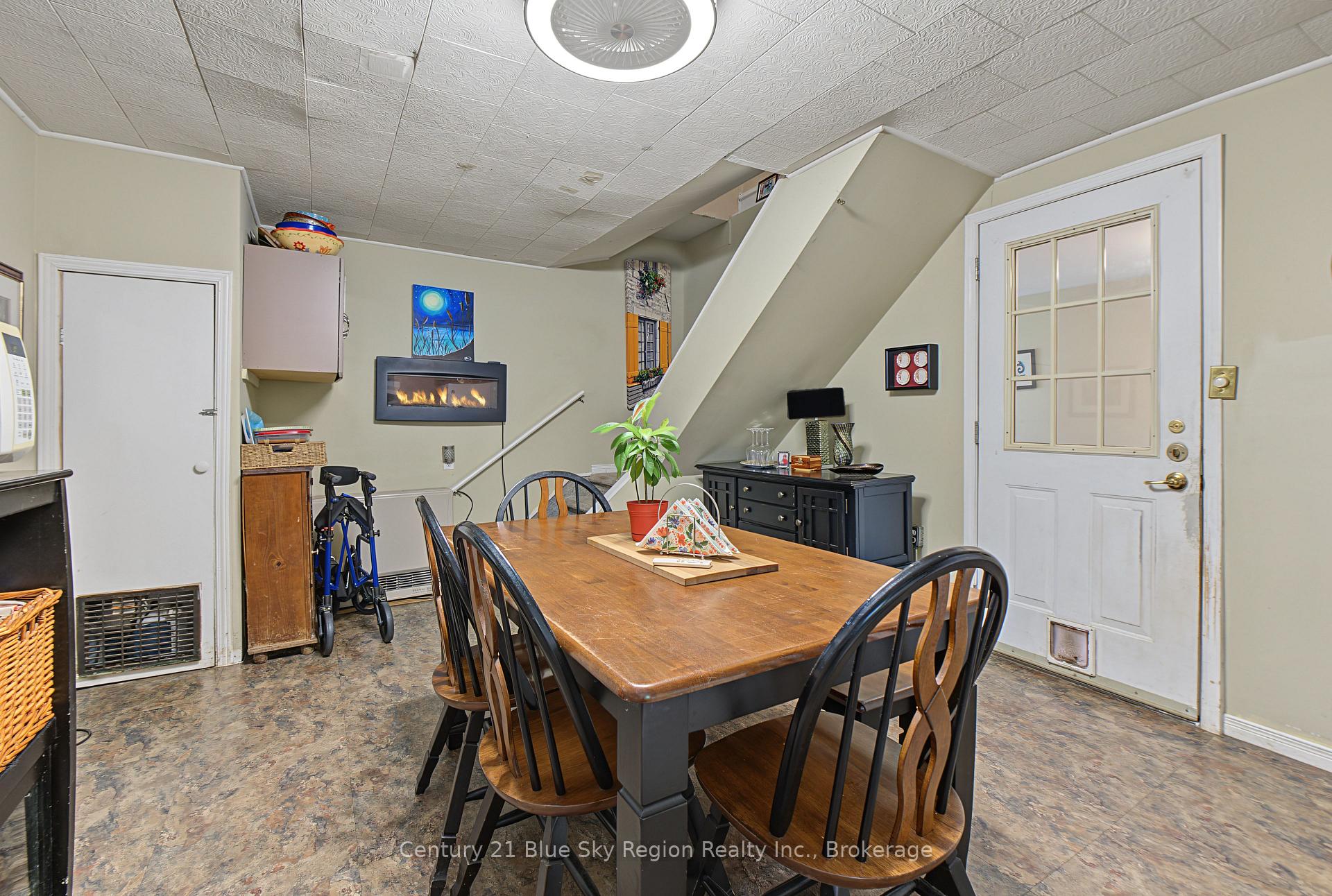 Photo 4 of 869 Ferguson Street, North Bay, Central — HOMEH