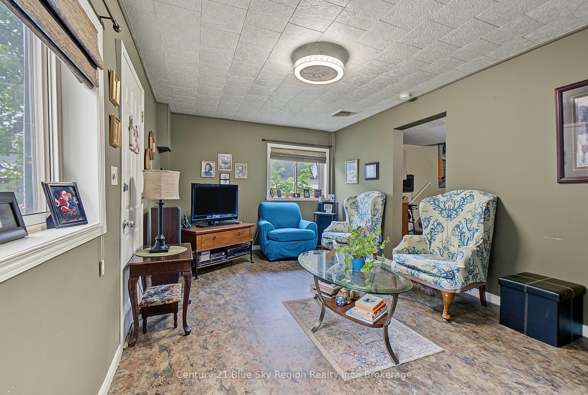 Photo 8 of 869 Ferguson Street, North Bay, Central — HOMEH