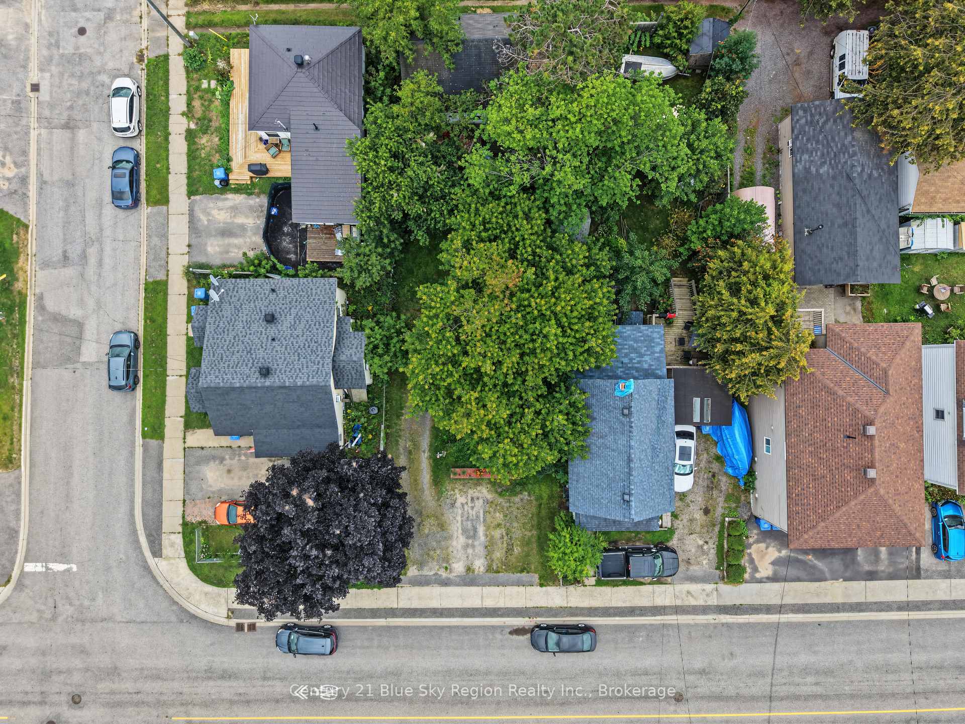 Photo 24 of 869 Ferguson Street, North Bay, Central — HOMEH