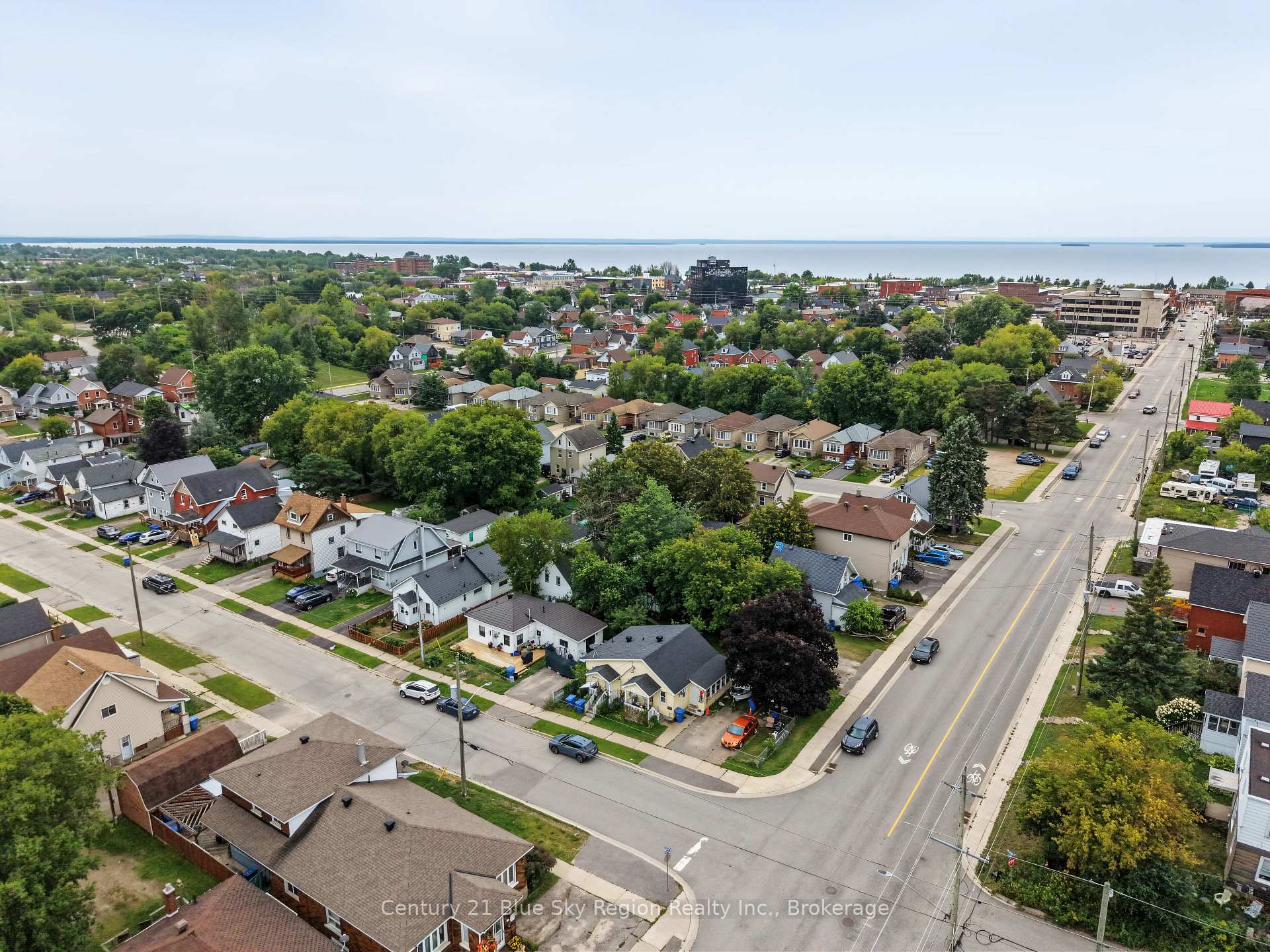 Photo 25 of 869 Ferguson Street, North Bay, Central — HOMEH