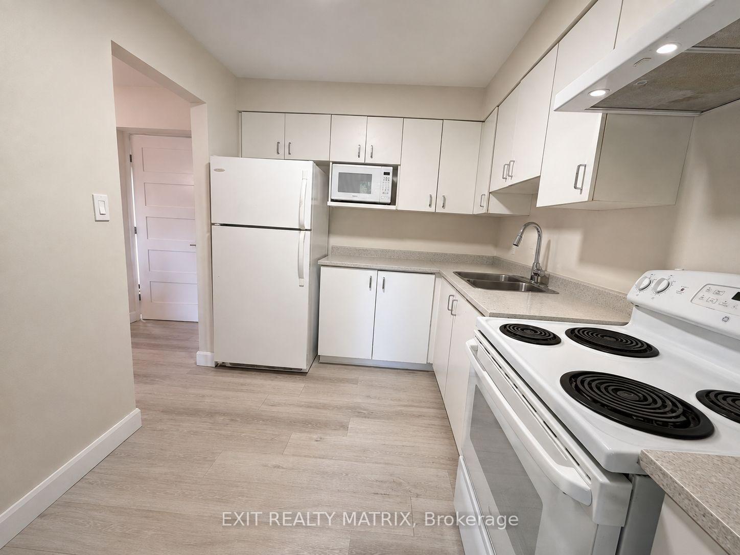 Photo 2 of Unit 31, 67 Angela Private, Ottawa, Heron Gate/Industrial Park — HOMEH