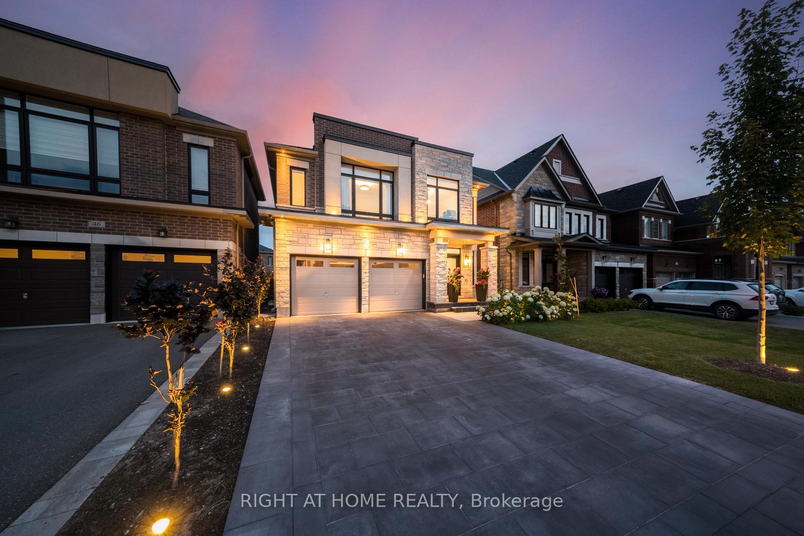 Photo 2 of 42 Alistair Crescent, Vaughan, Kleinburg — HOMEH
