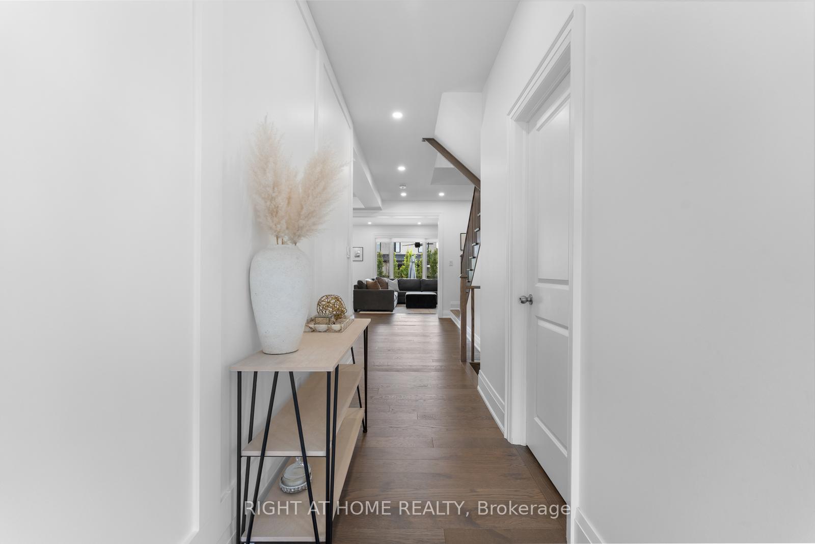 Photo 10 of 42 Alistair Crescent, Vaughan, Kleinburg — HOMEH