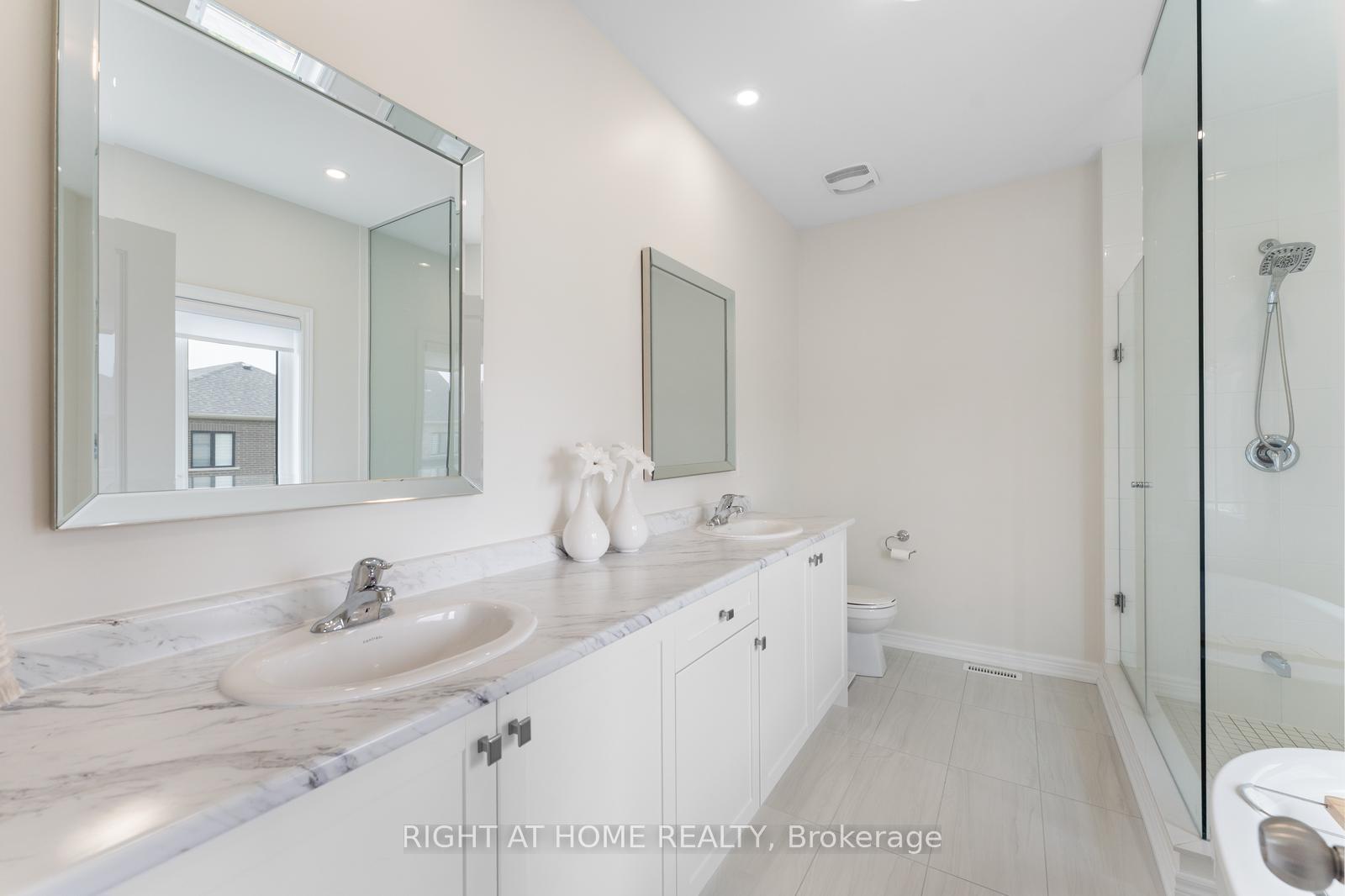 Photo 29 of 42 Alistair Crescent, Vaughan, Kleinburg — HOMEH