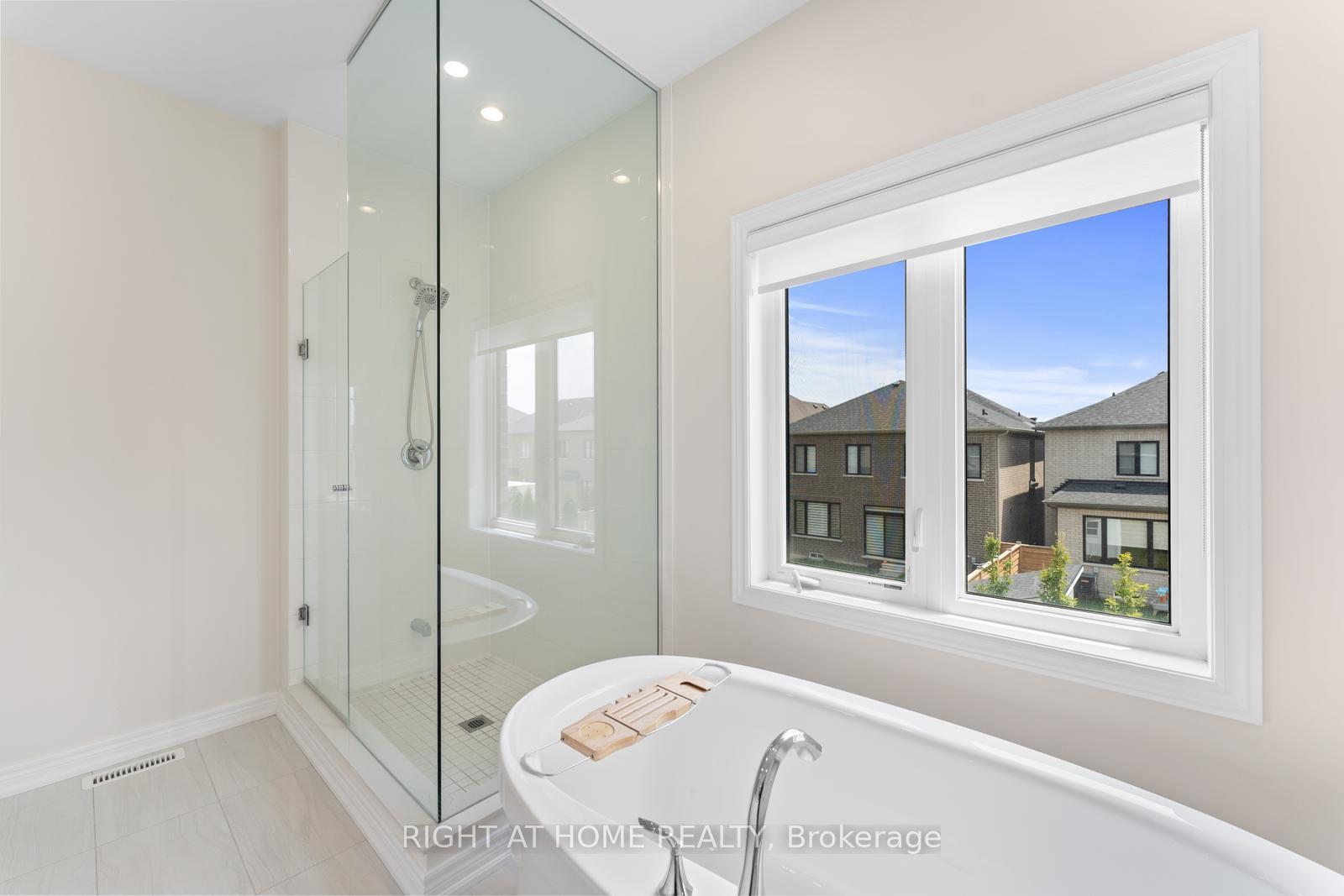 Photo 30 of 42 Alistair Crescent, Vaughan, Kleinburg — HOMEH