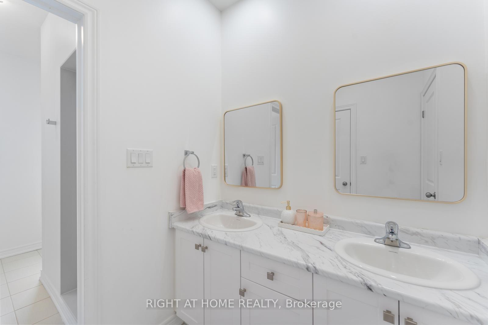 Photo 34 of 42 Alistair Crescent, Vaughan, Kleinburg — HOMEH