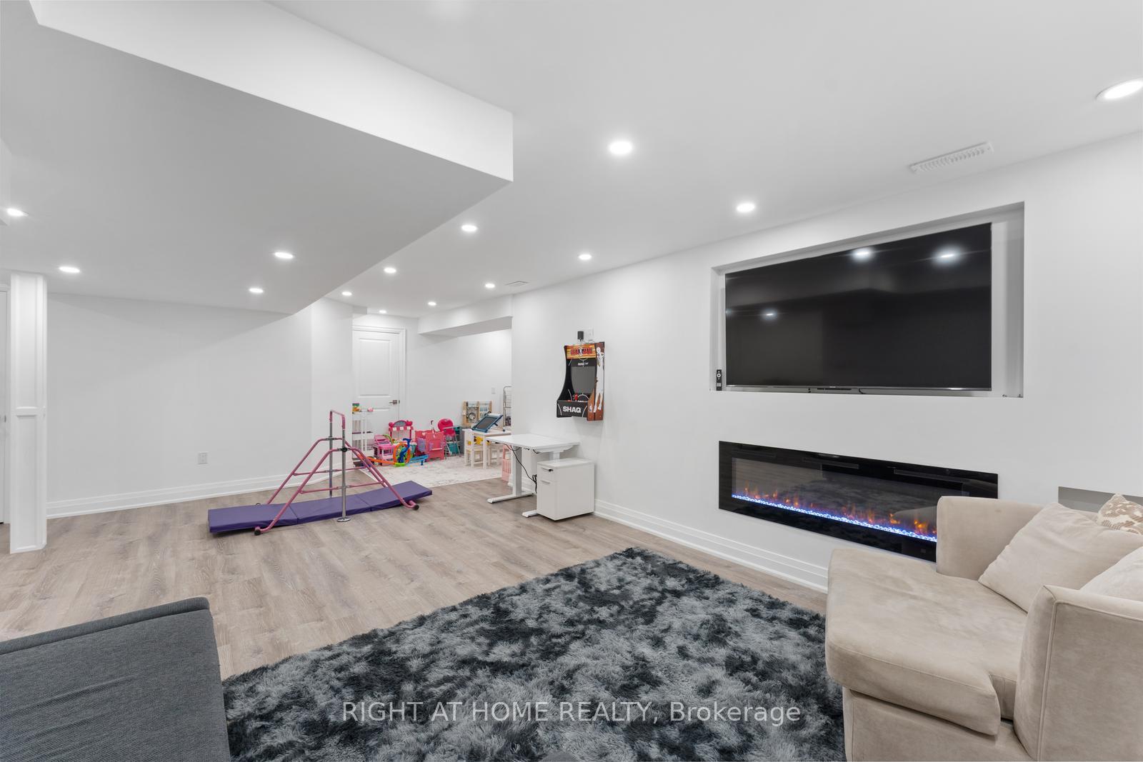 Photo 41 of 42 Alistair Crescent, Vaughan, Kleinburg — HOMEH