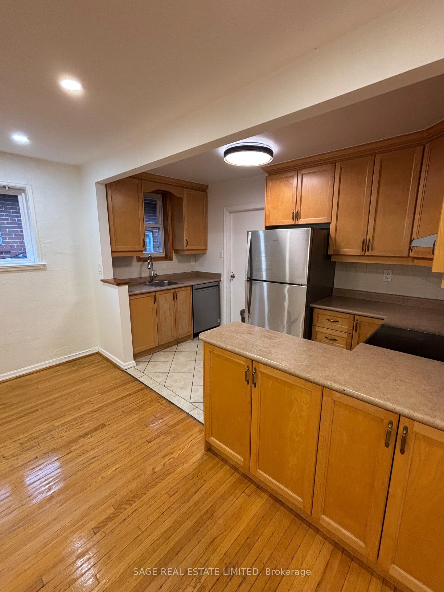 Photo 7 of 75 Burnaby Boulevard, Toronto, Lawrence Park South — HOMEH