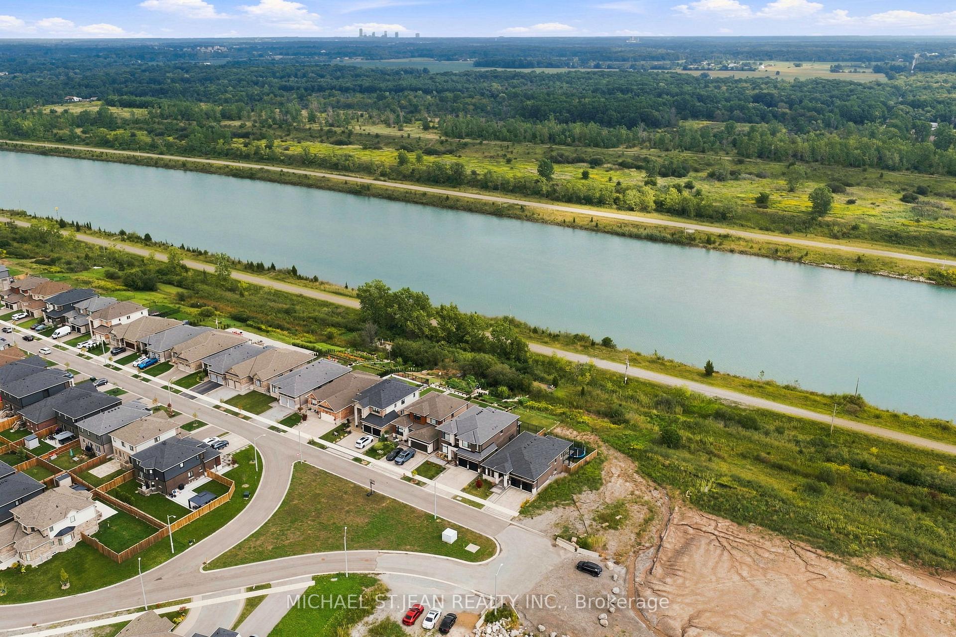 Photo 49 of 286 Shoreview Drive, Welland, Hwy 406/Welland — HOMEH