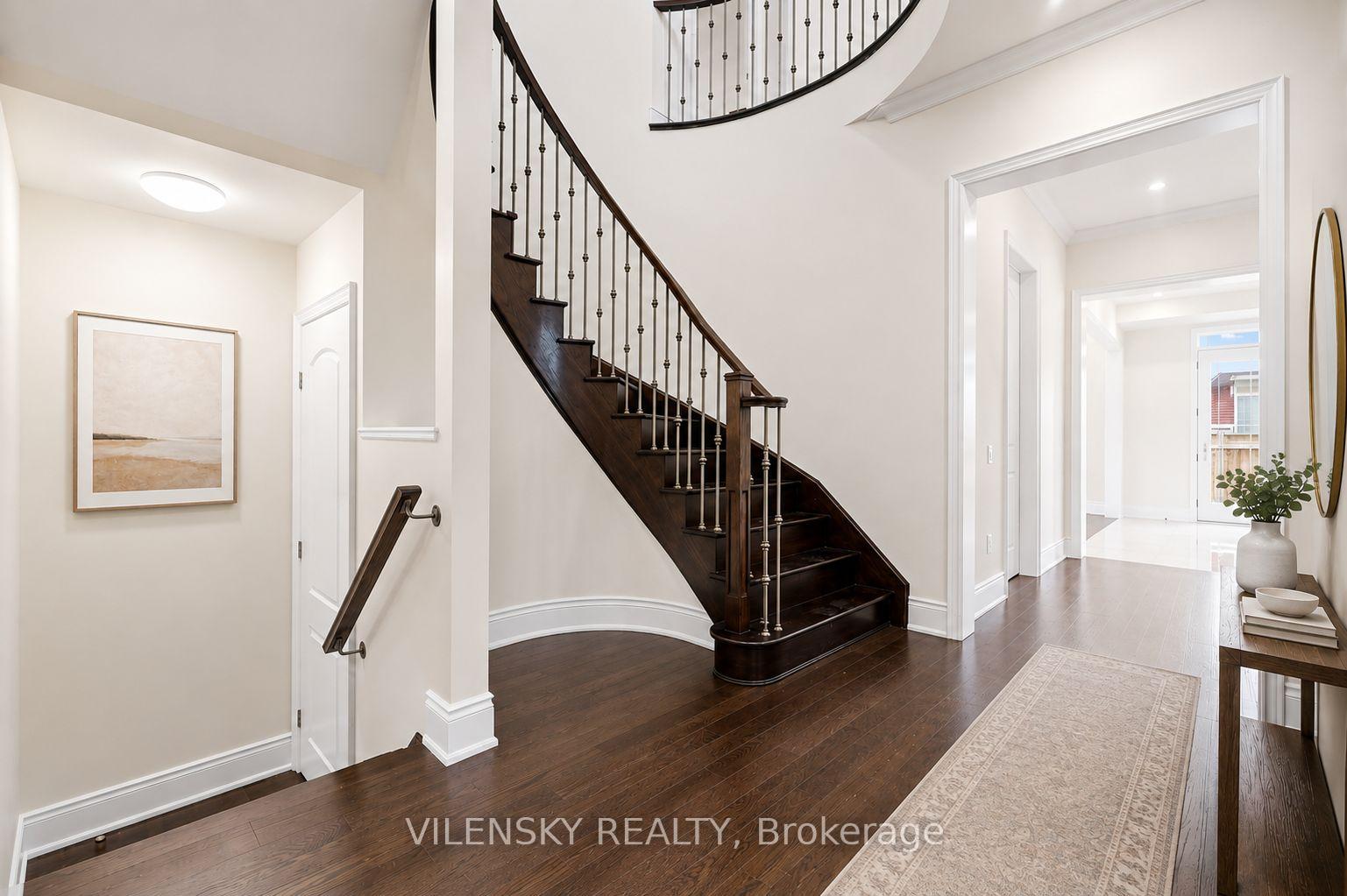 Photo 3 of 95 Chesney Crescent, Vaughan, Kleinburg — HOMEH