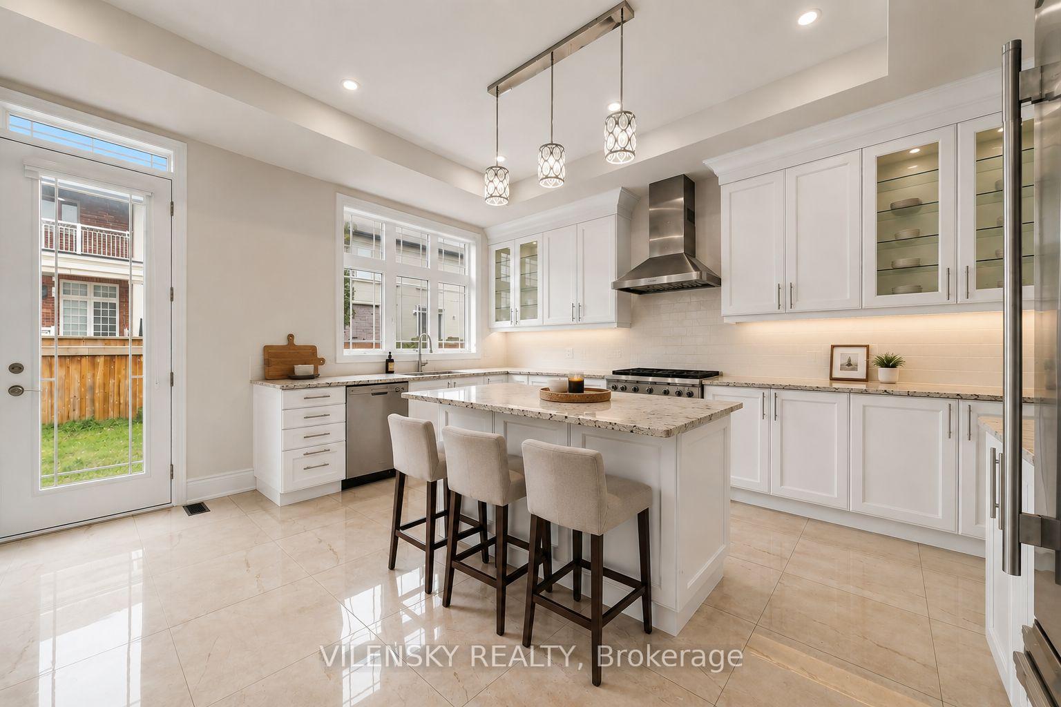 Photo 14 of 95 Chesney Crescent, Vaughan, Kleinburg — HOMEH