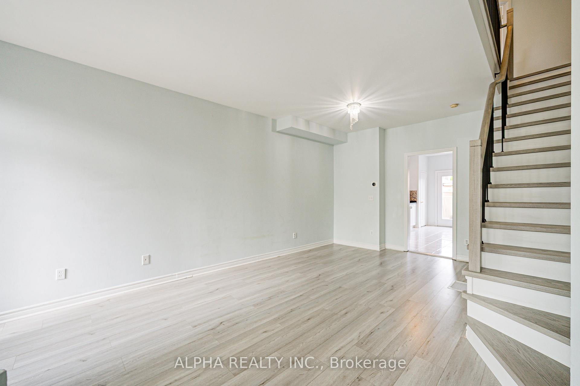 Photo 4 of 188 Bur Oak Avenue, Markham, Berczy — HOMEH