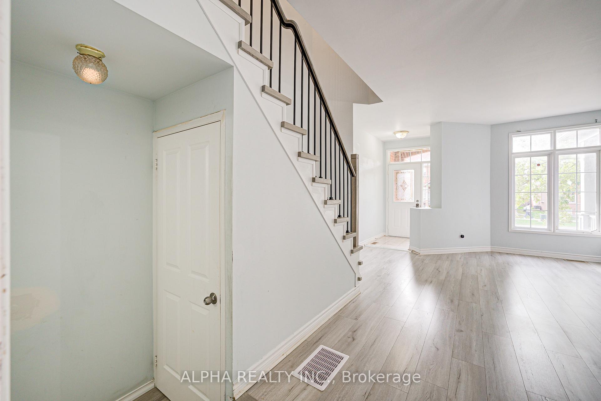 Photo 8 of 188 Bur Oak Avenue, Markham, Berczy — HOMEH
