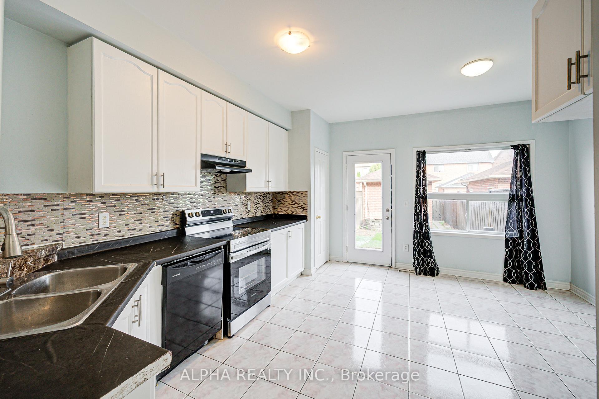 Photo 10 of 188 Bur Oak Avenue, Markham, Berczy — HOMEH