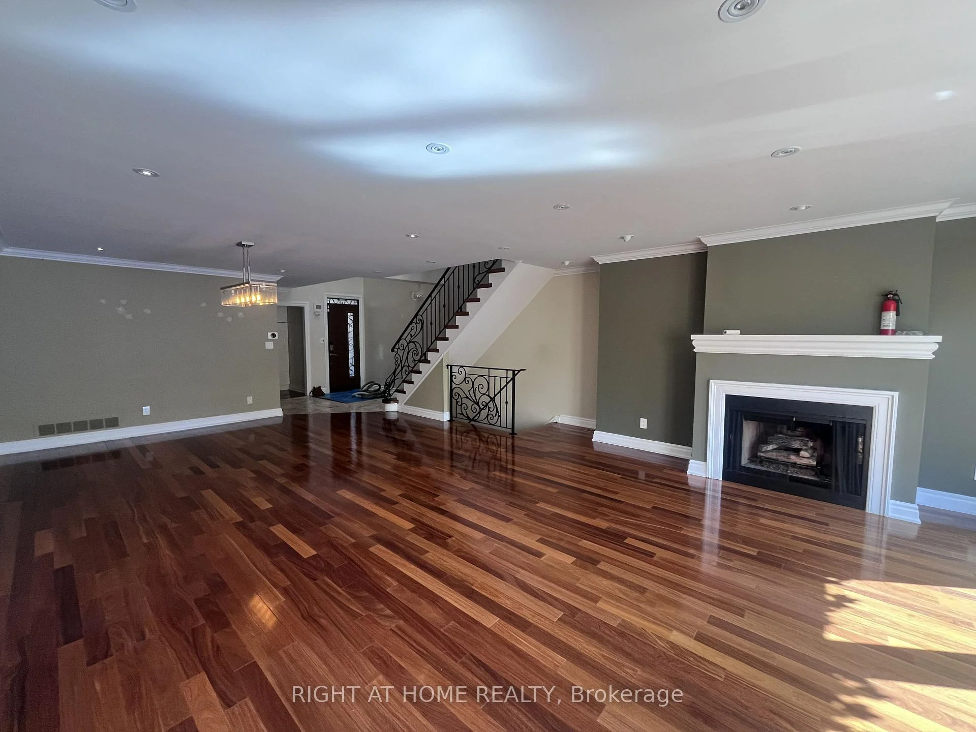 Photo 13 of 63 Walker Avenue, Toronto, Yonge-St. Clair — HOMEH