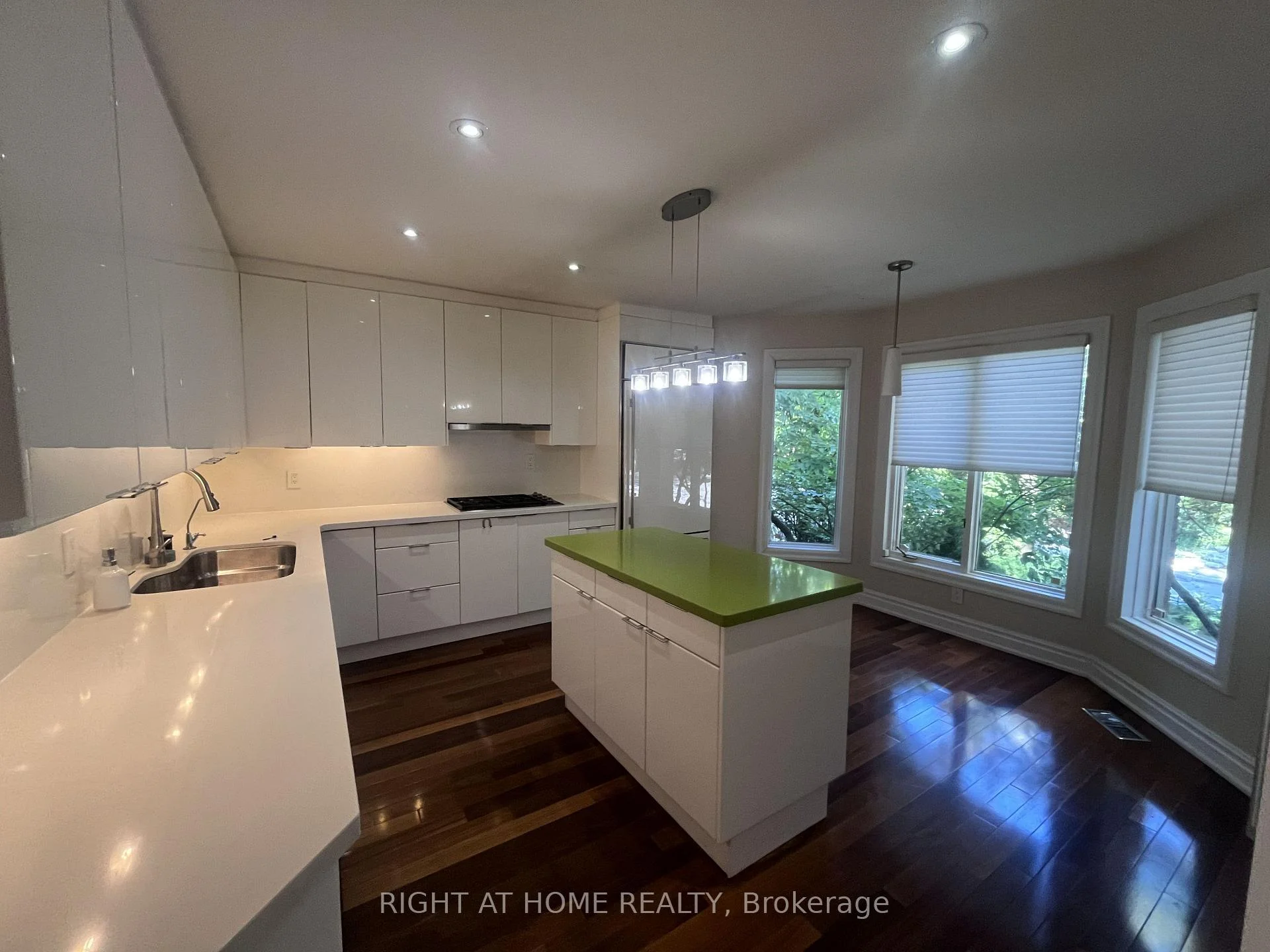 Photo 21 of 63 Walker Avenue, Toronto, Yonge-St. Clair — HOMEH
