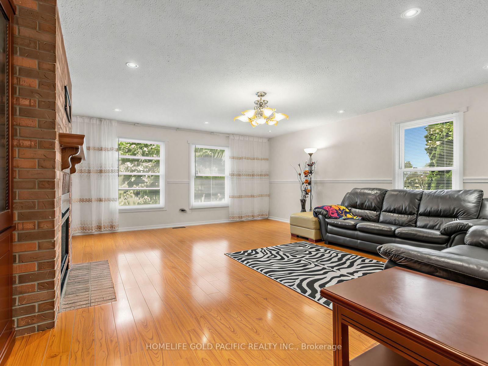 Photo 18 of 156 Ravenscroft Road, Ajax, Central West — HOMEH