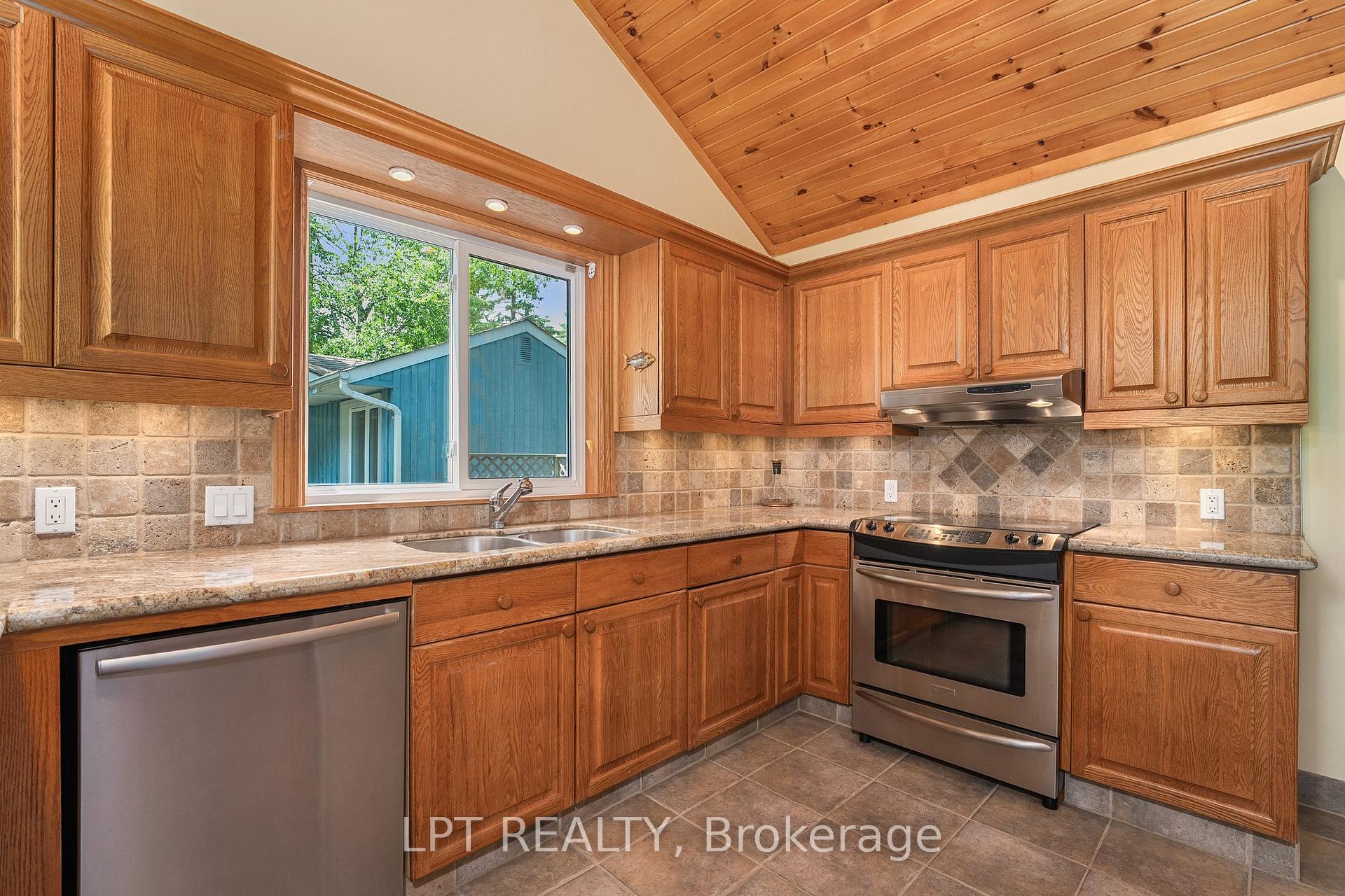 Photo 17 of 101 Hedge Road, Georgina, Sutton & Jackson's Point — HOMEH