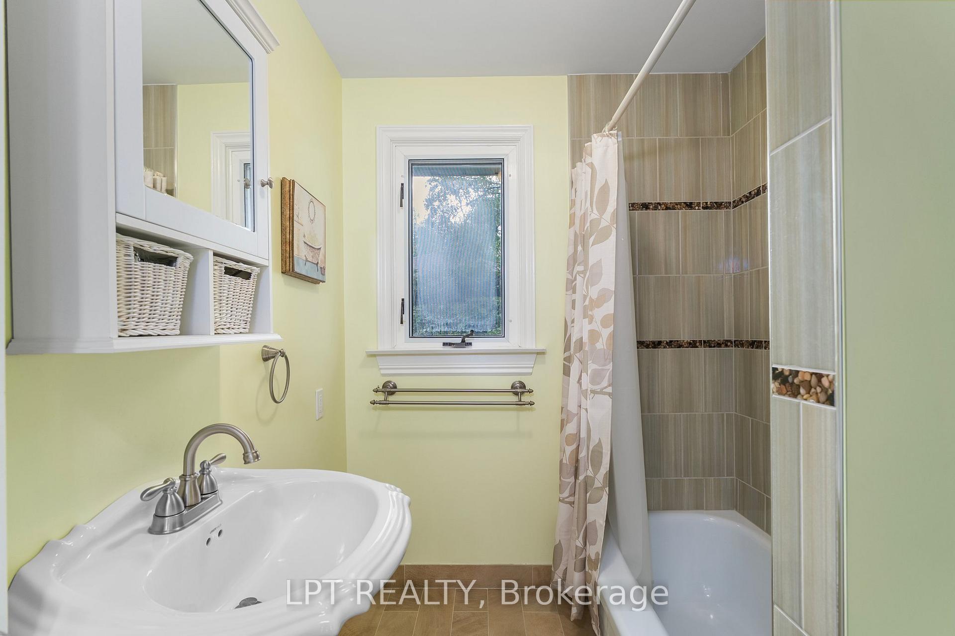 Photo 34 of 101 Hedge Road, Georgina, Sutton & Jackson's Point — HOMEH