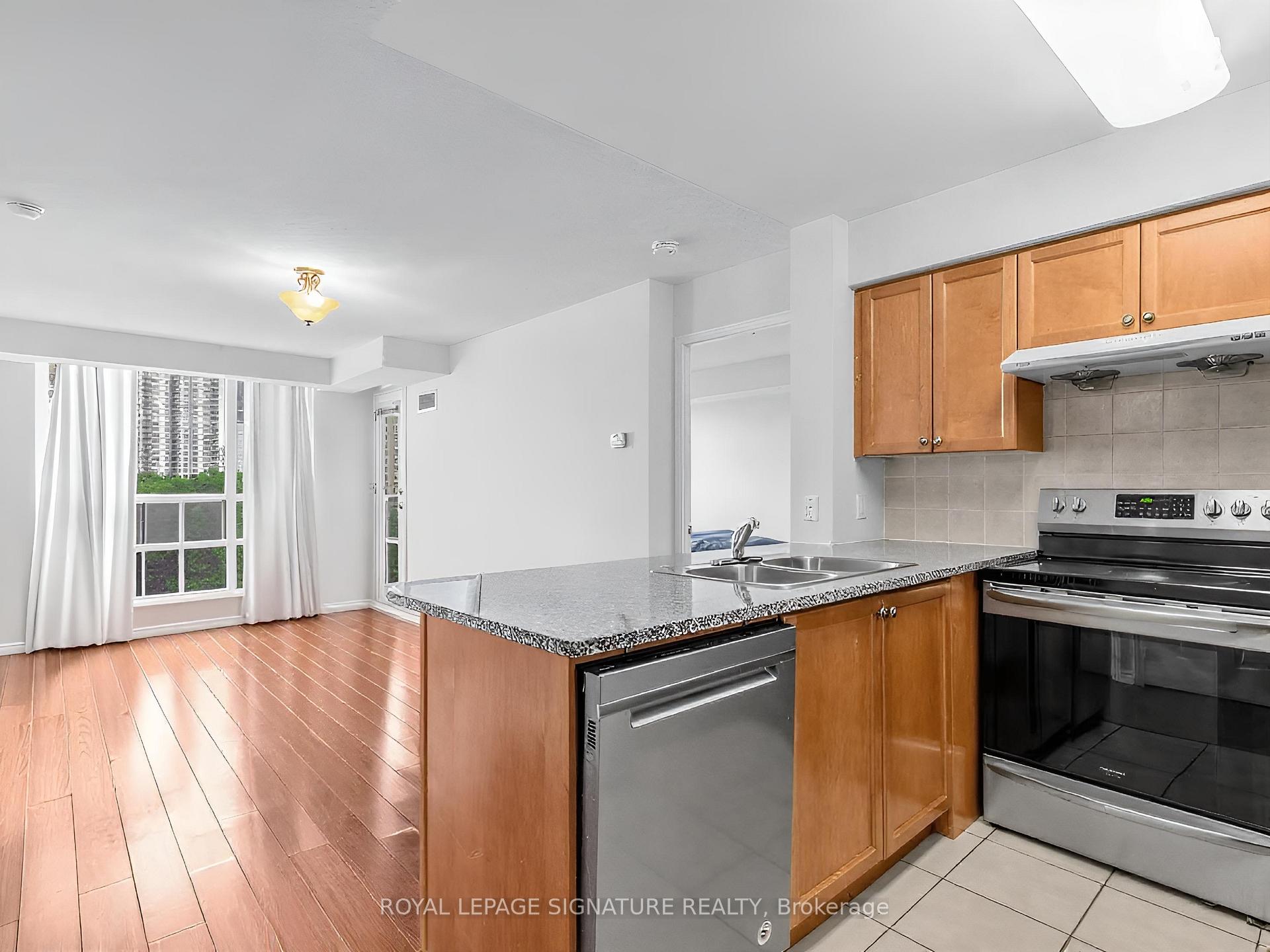 Front of Unit 1512, 68 Grangeway Avenue