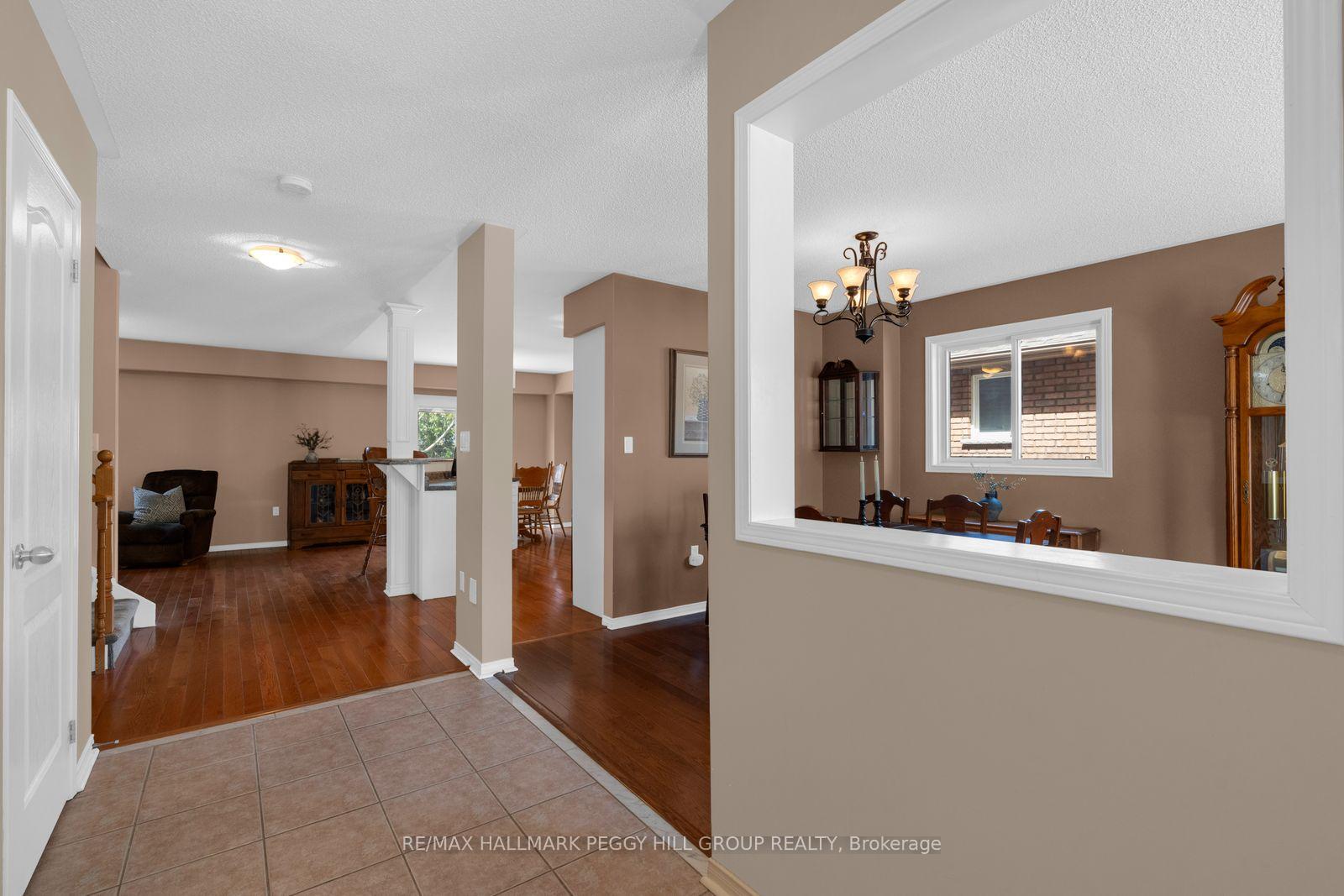 Photo 2 of 168 Wildwood Trail, Barrie, Ardagh — HOMEH