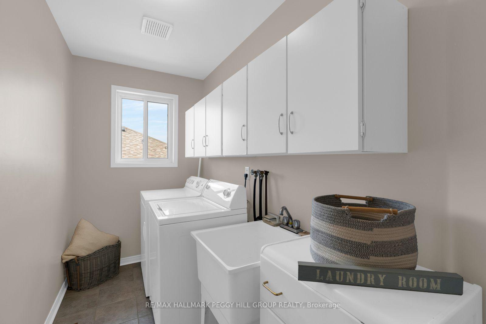 Photo 10 of 168 Wildwood Trail, Barrie, Ardagh — HOMEH