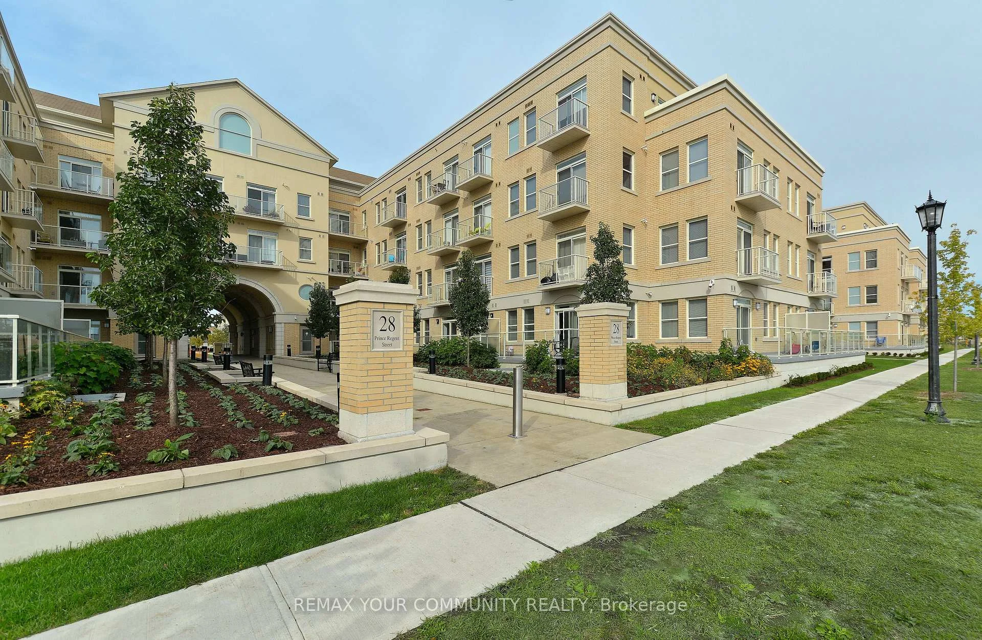 Photo 39 of Unit Ph27, 28 Prince Regent Street, Markham, Cathedraltown — HOMEH