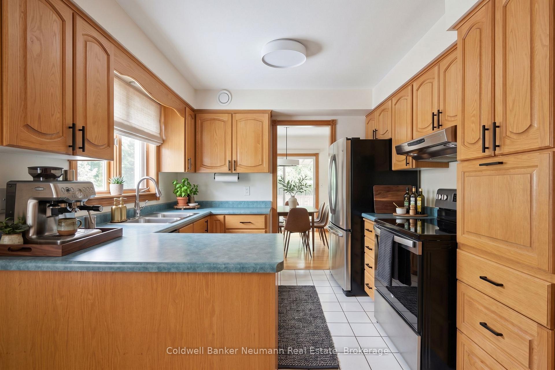 Photo 4 of 11 Keating Drive, Centre Wellington, Elora/Salem — HOMEH