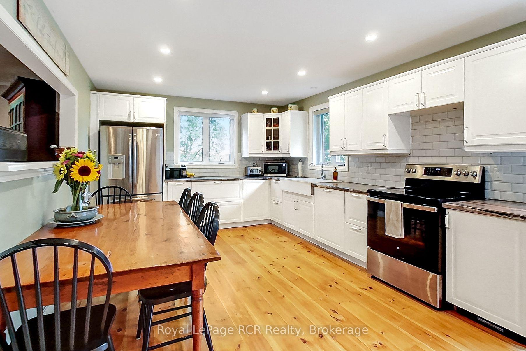 Photo 6 of 440 London Road S, Southgate — HOMEH