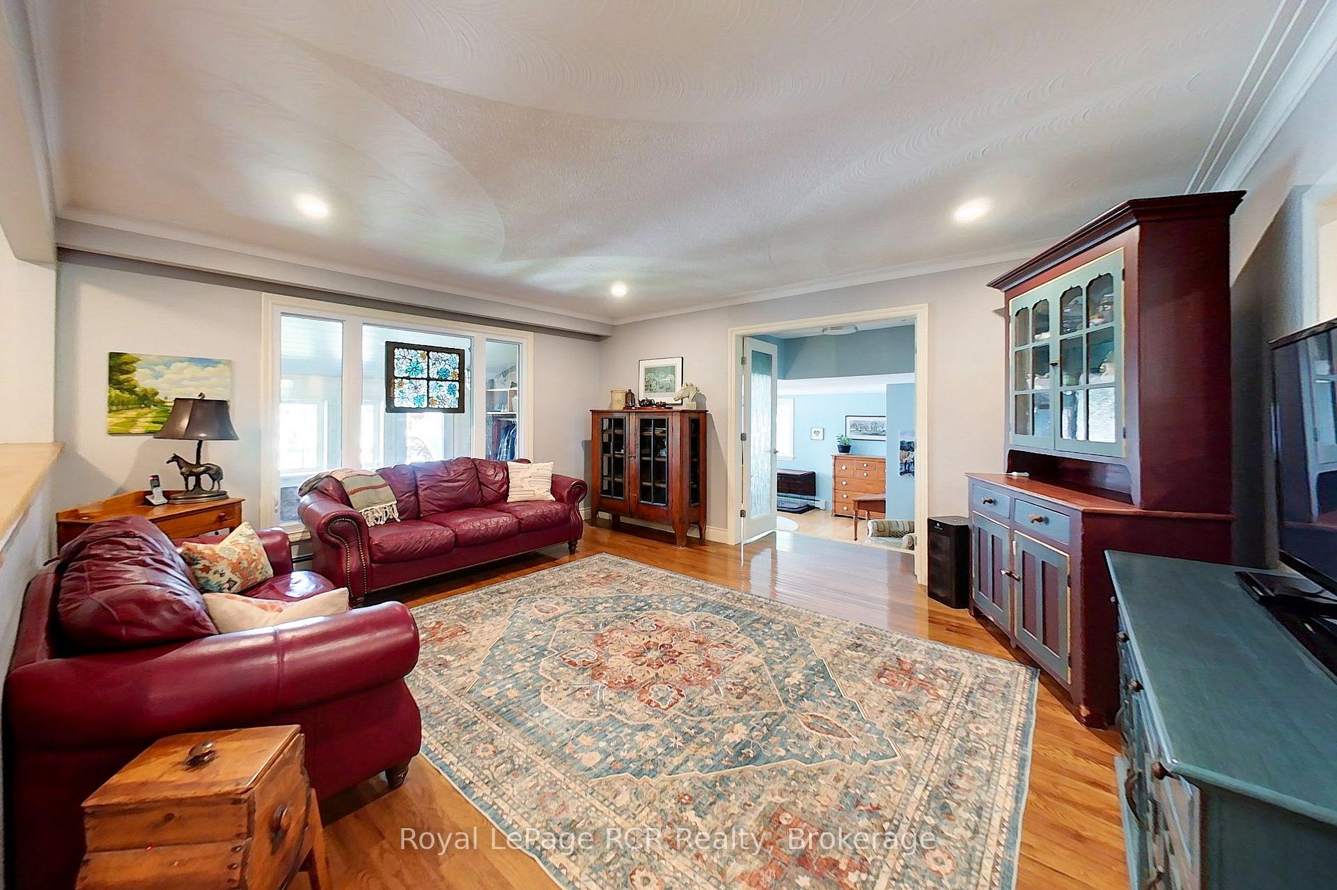 Photo 10 of 440 London Road S, Southgate — HOMEH