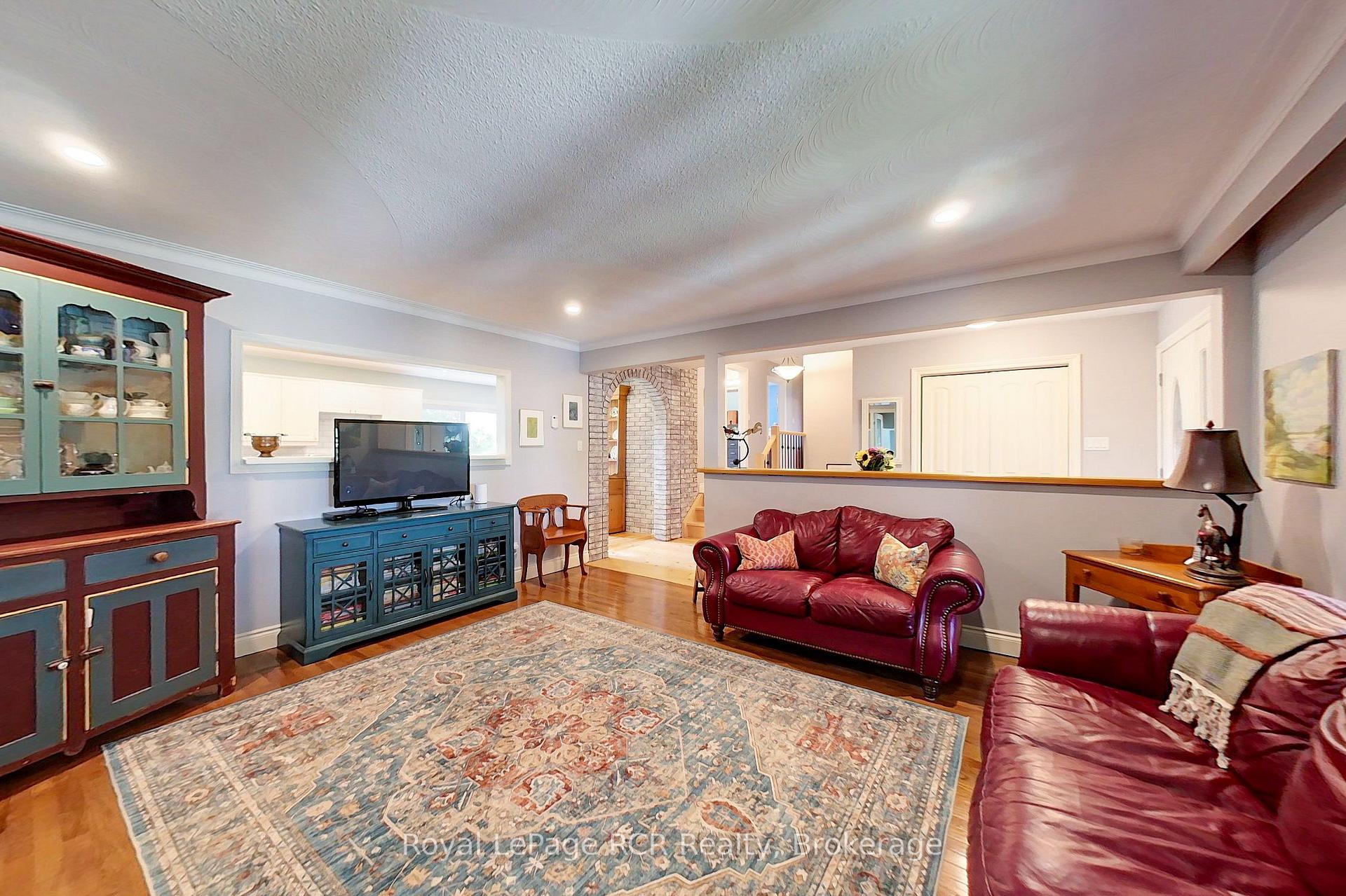 Photo 11 of 440 London Road S, Southgate — HOMEH