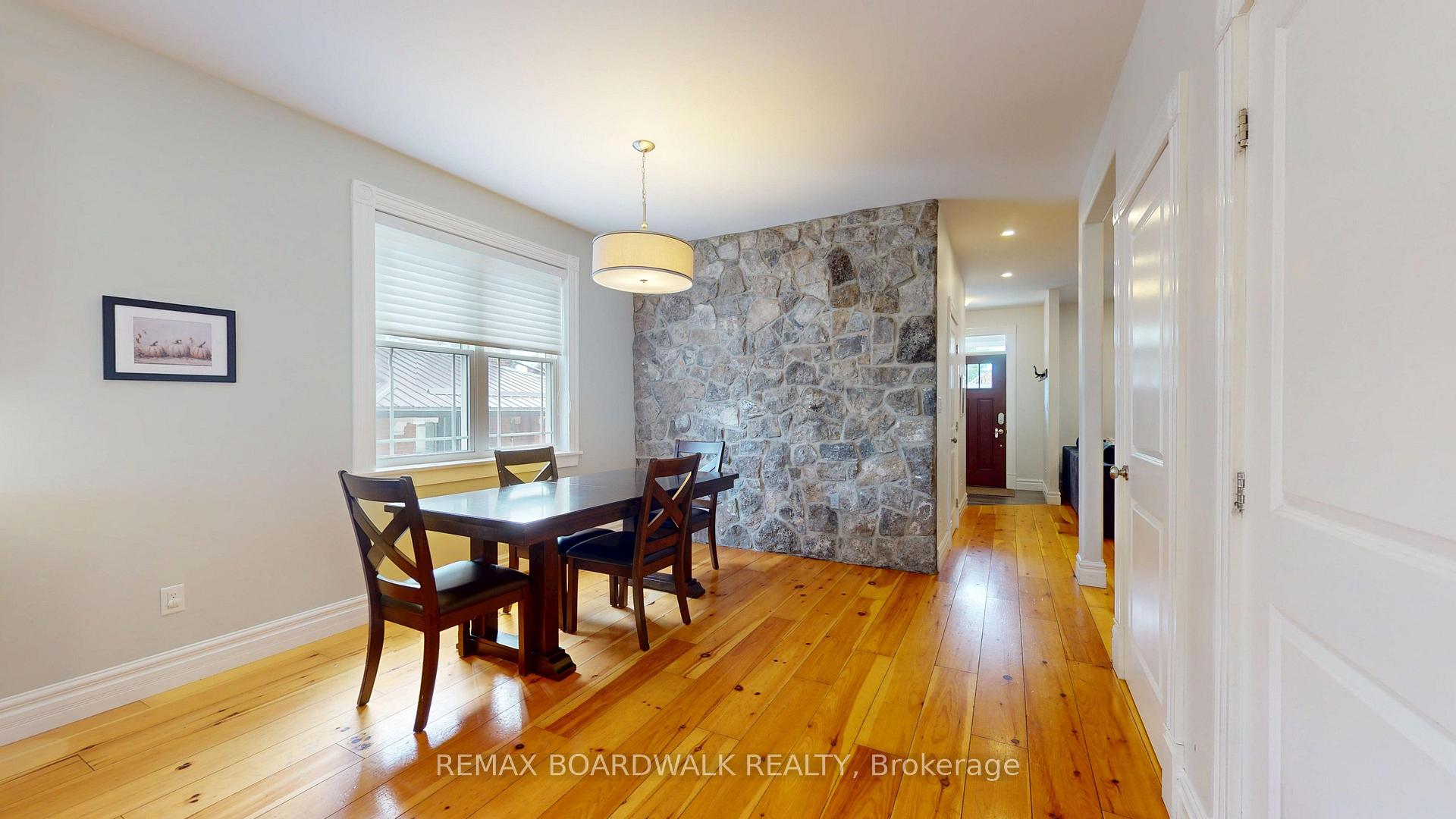 Photo 10 of 51 Ormond Street, Brockville, Brockville — HOMEH